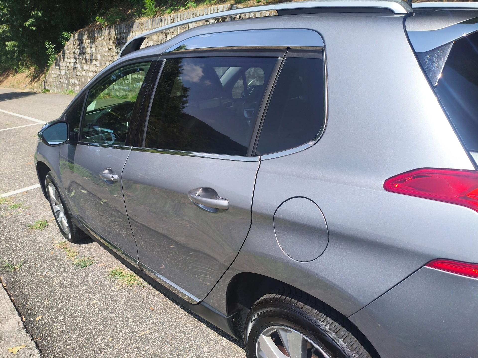 PEUGEOT 1.6 VTi Allure-image-6