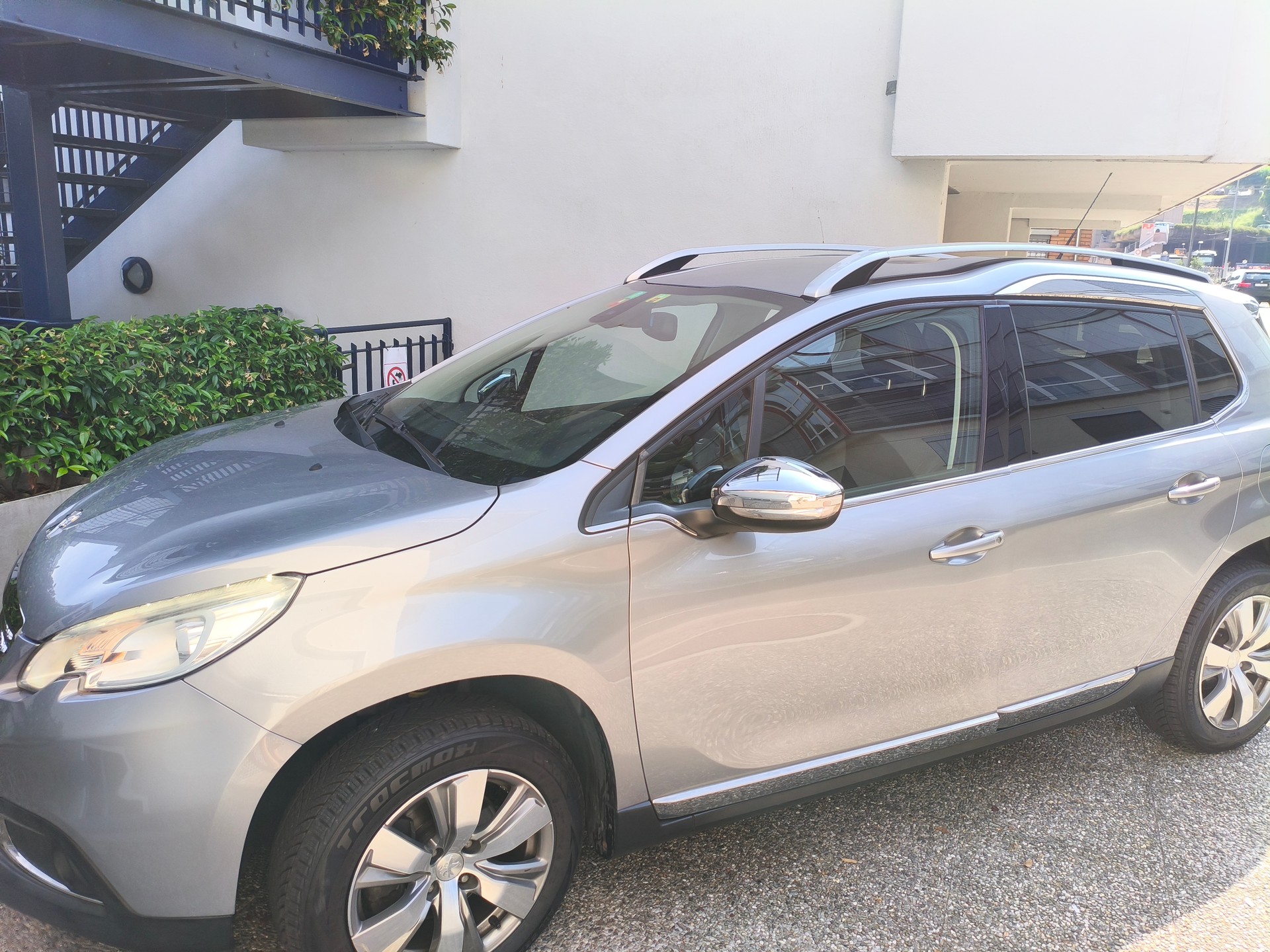 PEUGEOT 1.6 VTi Allure-image-1