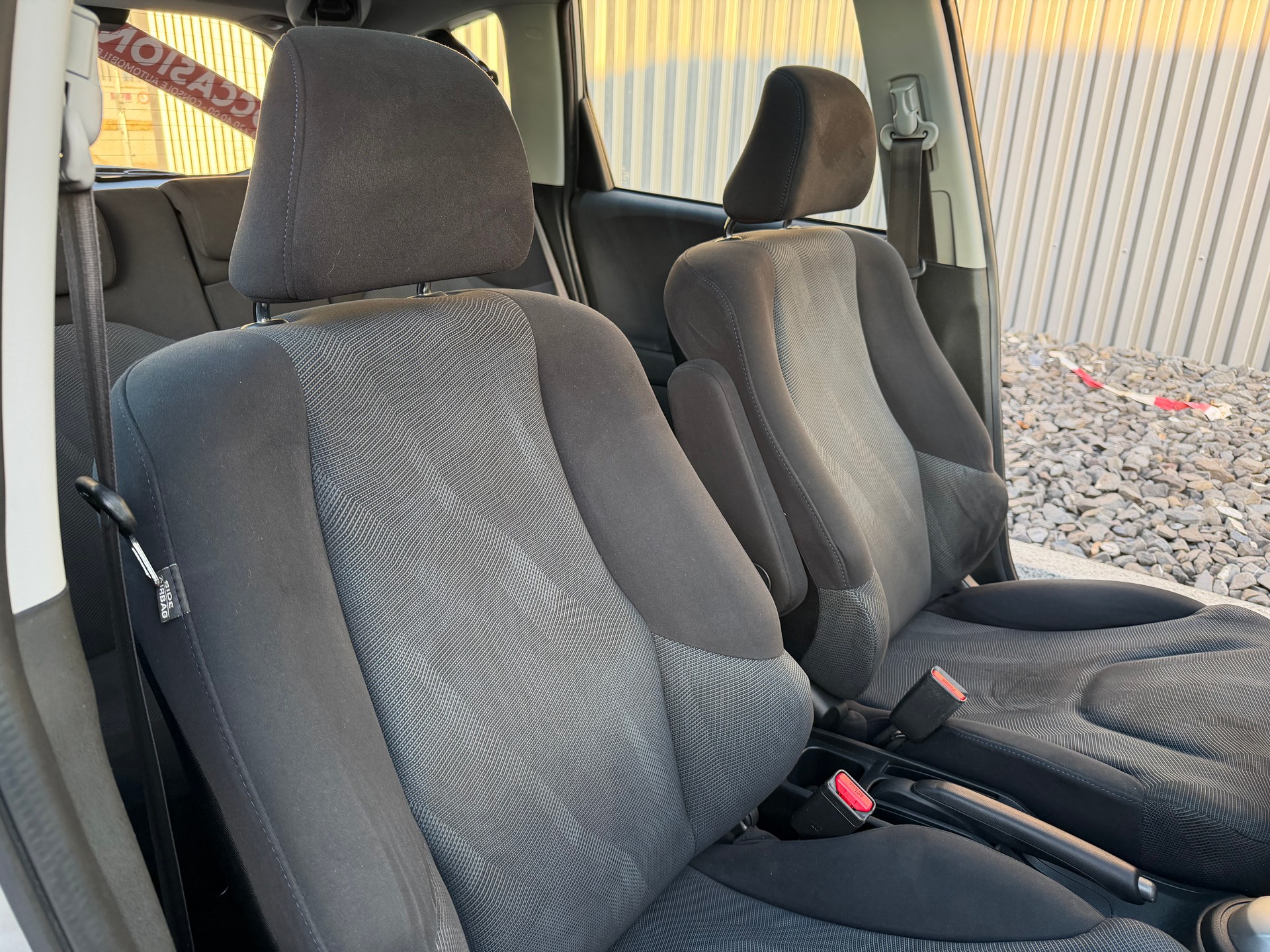 HONDA Jazz 1.3i Hybrid Comfort CVT-image-16