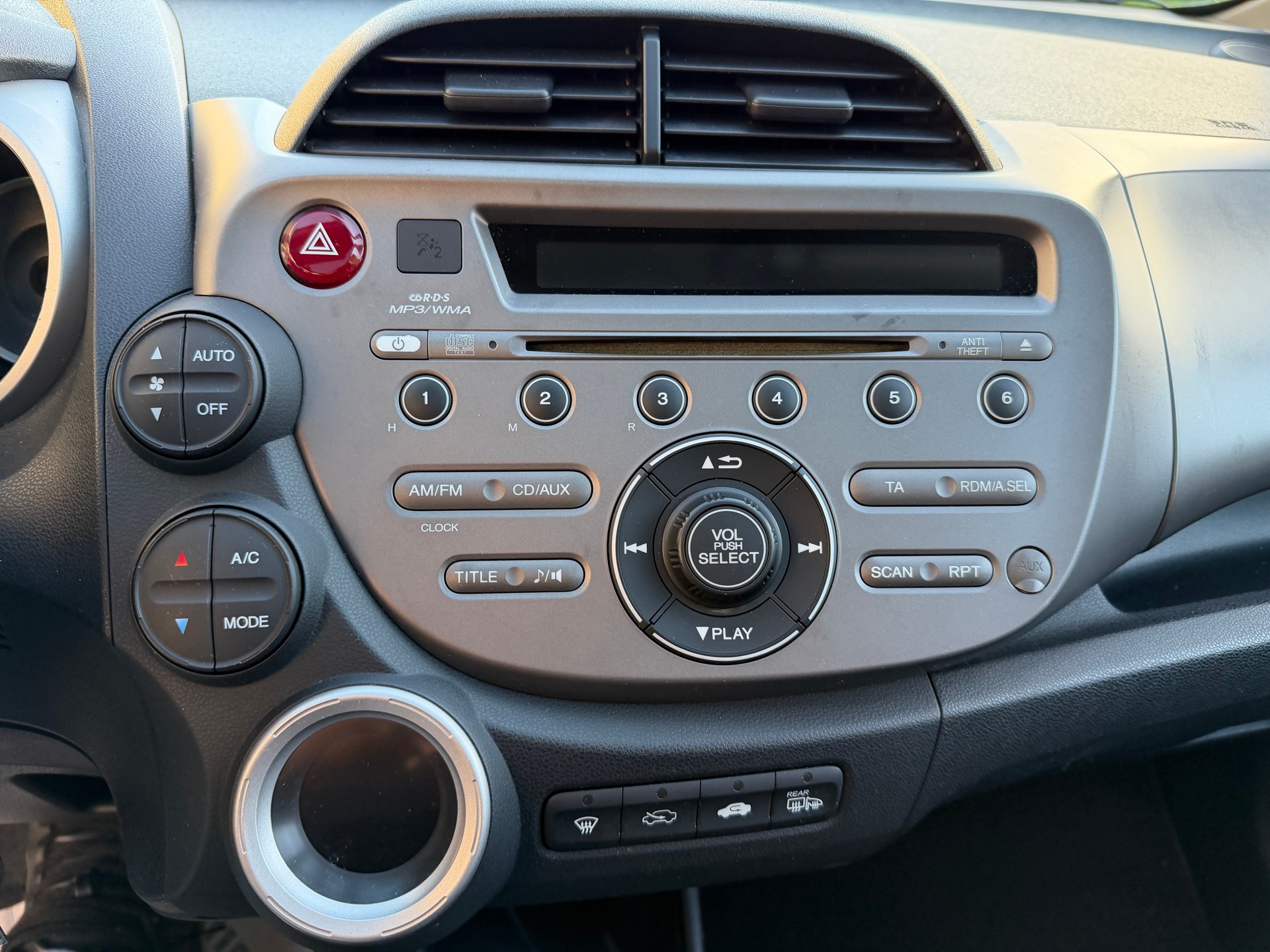 HONDA Jazz 1.3i Hybrid Comfort CVT-image-31