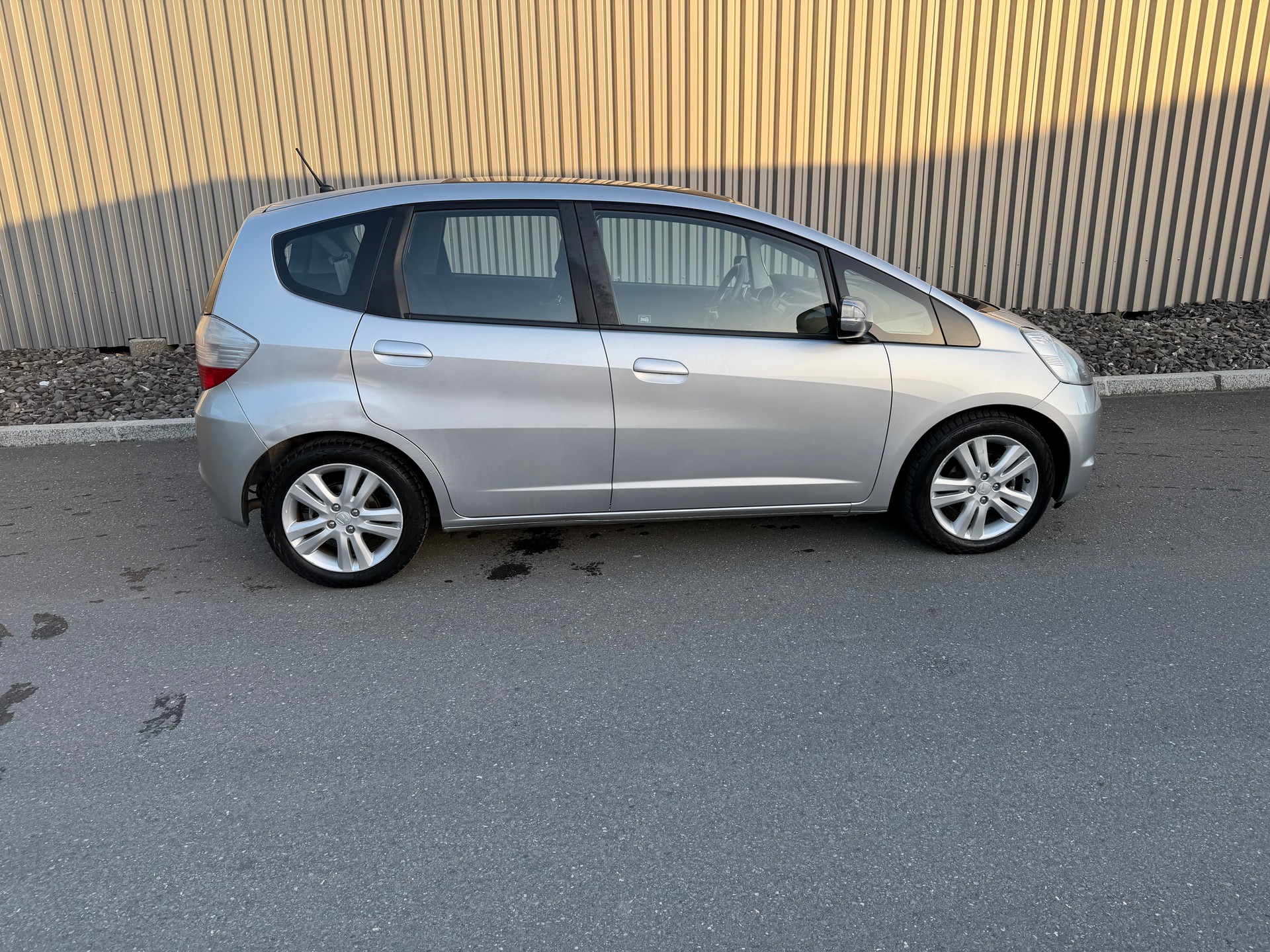 HONDA Jazz 1.3i Hybrid Comfort CVT-image-4