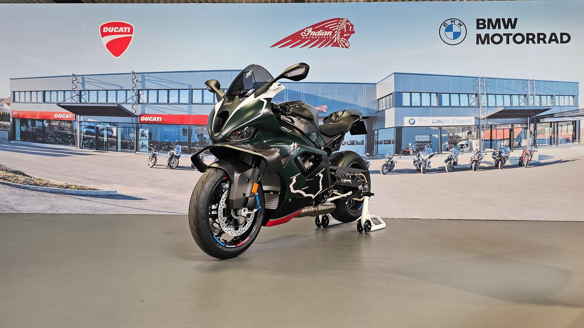 BMW M 1000 RR Limited Edition Isle of Man TT-image-2