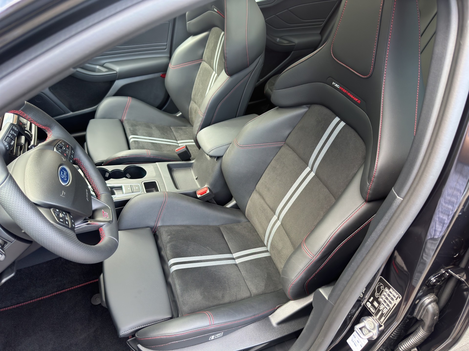 FORD Focus 2.3 ST X Automat Panoramadach-image-14