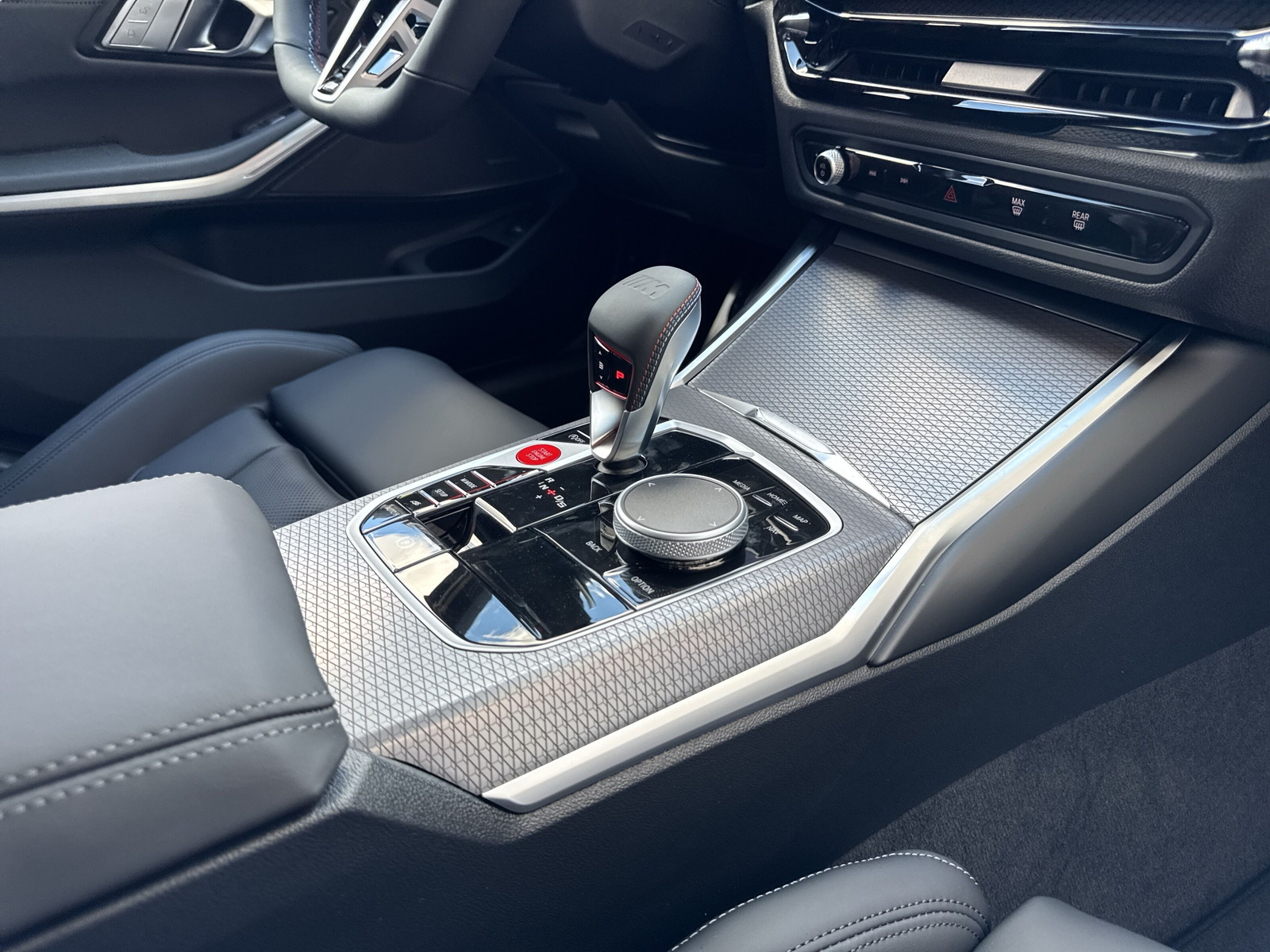 BMW M3 Competition M xDrive-image-14