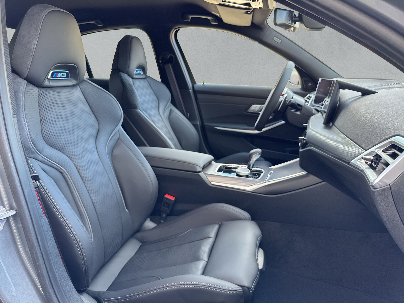 BMW M3 Competition M xDrive-image-12