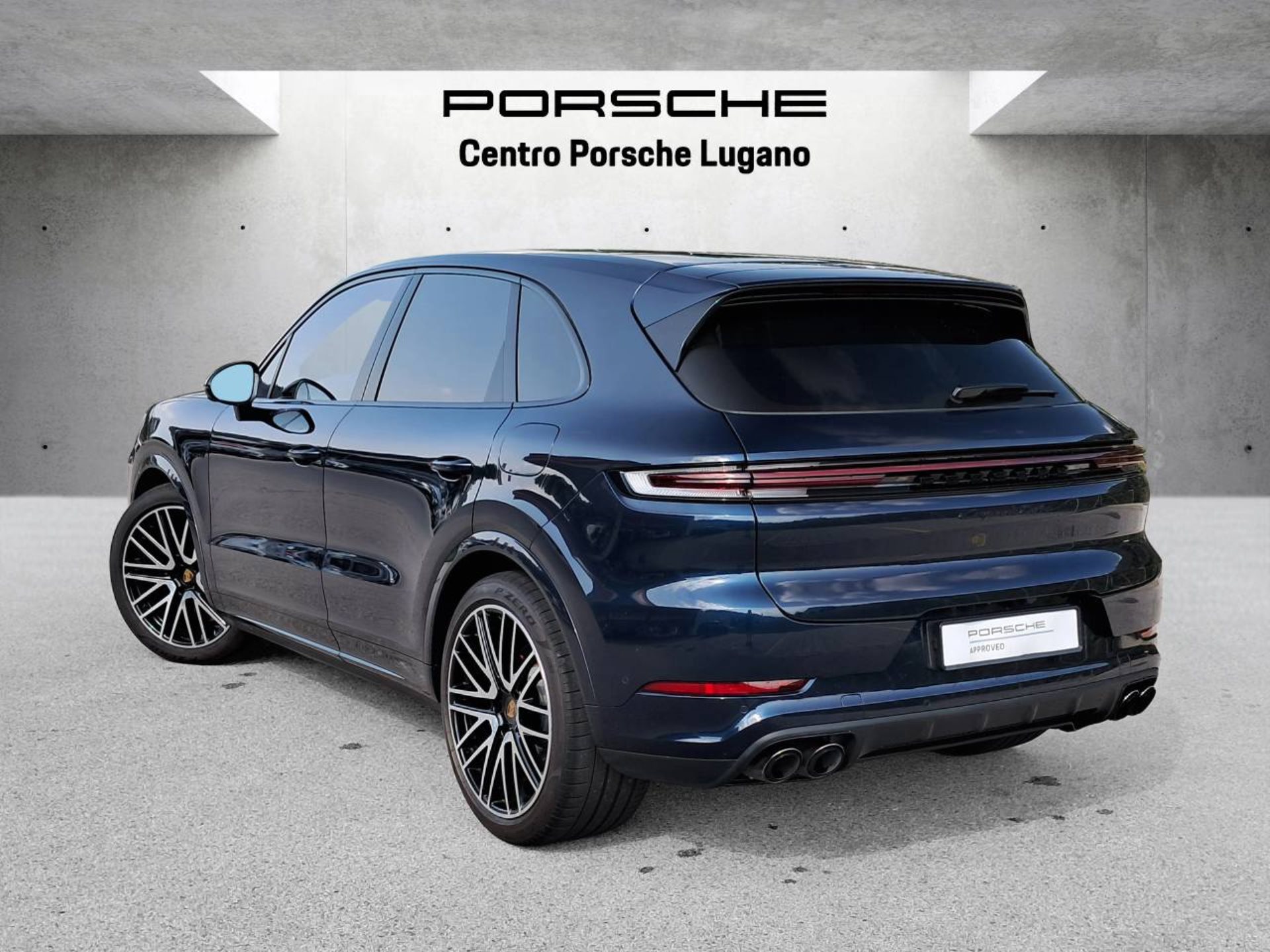 PORSCHE Cayenne Turbo E-Hybrid (MY24)-showroom-element-2