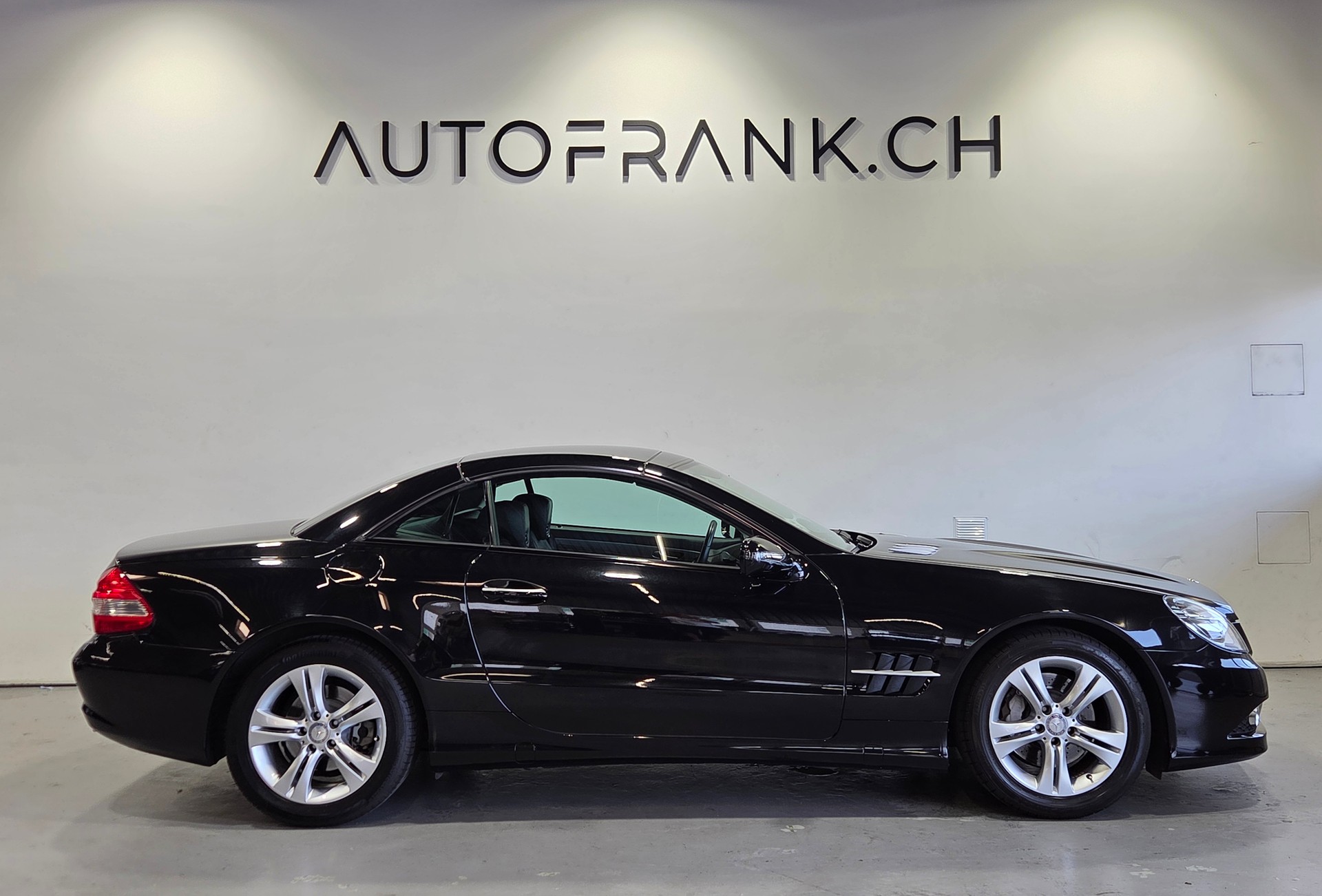 MERCEDES-BENZ SL 350 7G-Tronic-showroom-element-2