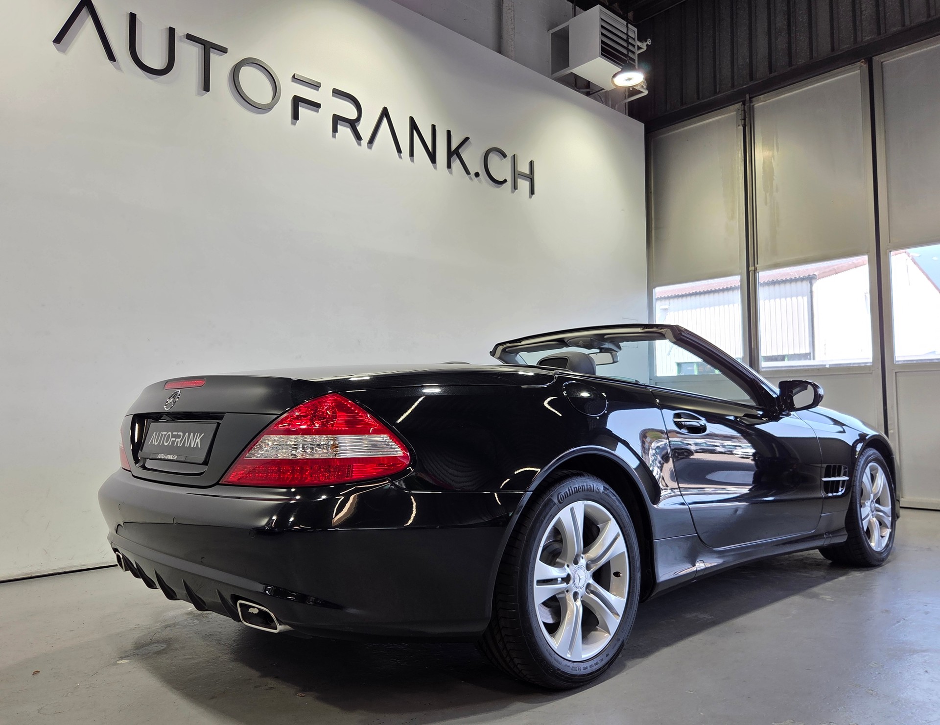 MERCEDES-BENZ SL 350 7G-Tronic-showroom-element-3