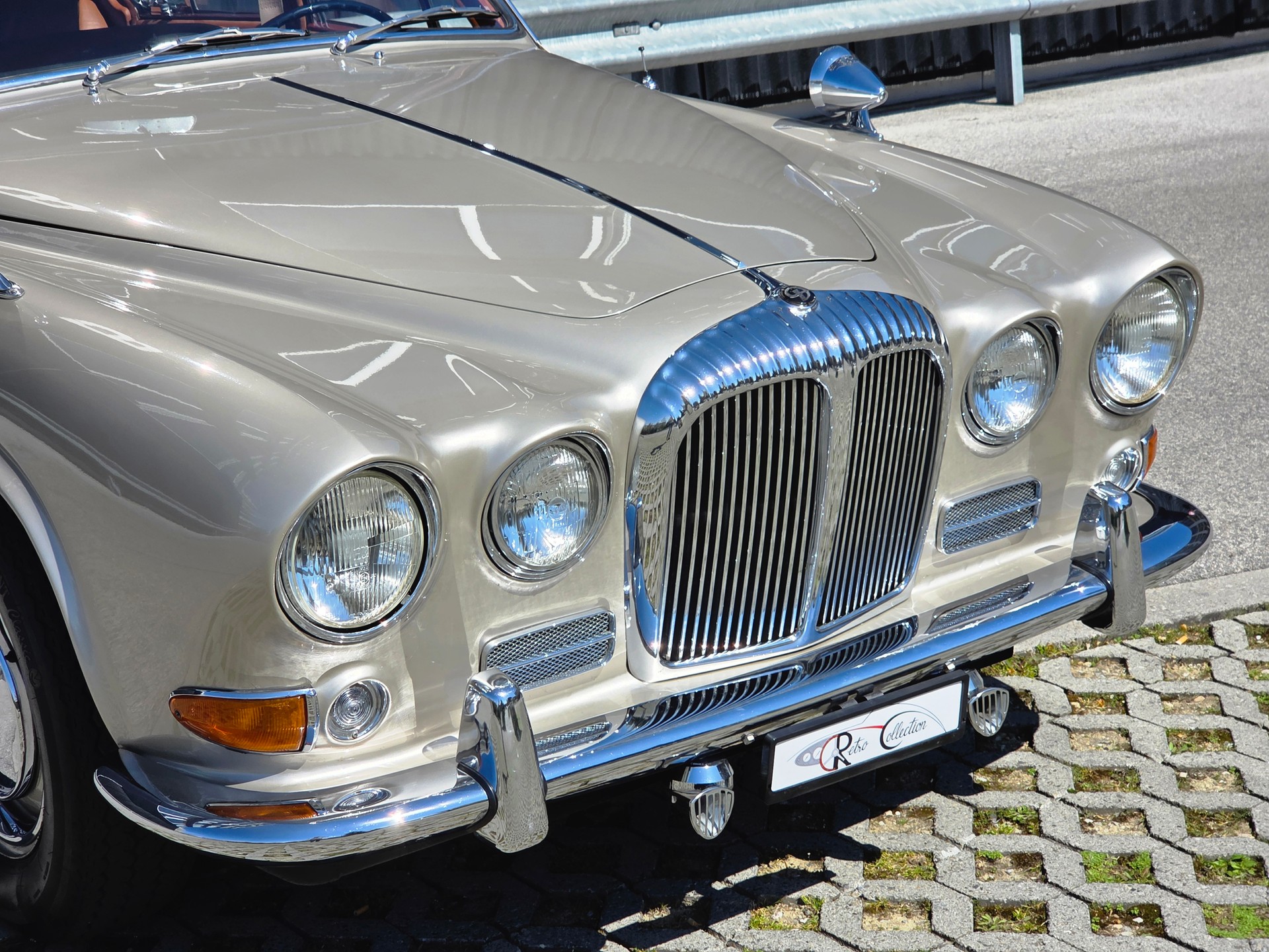 JAGUAR Daimler 420 Sovereign - voiture CH - boîte mécanique - Overdrive - rarissime - superbe état - expertisée vétéran 10.24.-image-6