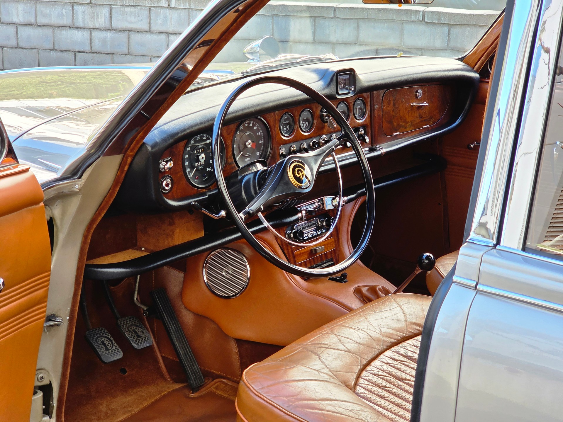 JAGUAR Daimler 420 Sovereign - voiture CH - boîte mécanique - Overdrive - rarissime - superbe état - expertisée vétéran 10.24.-image-8