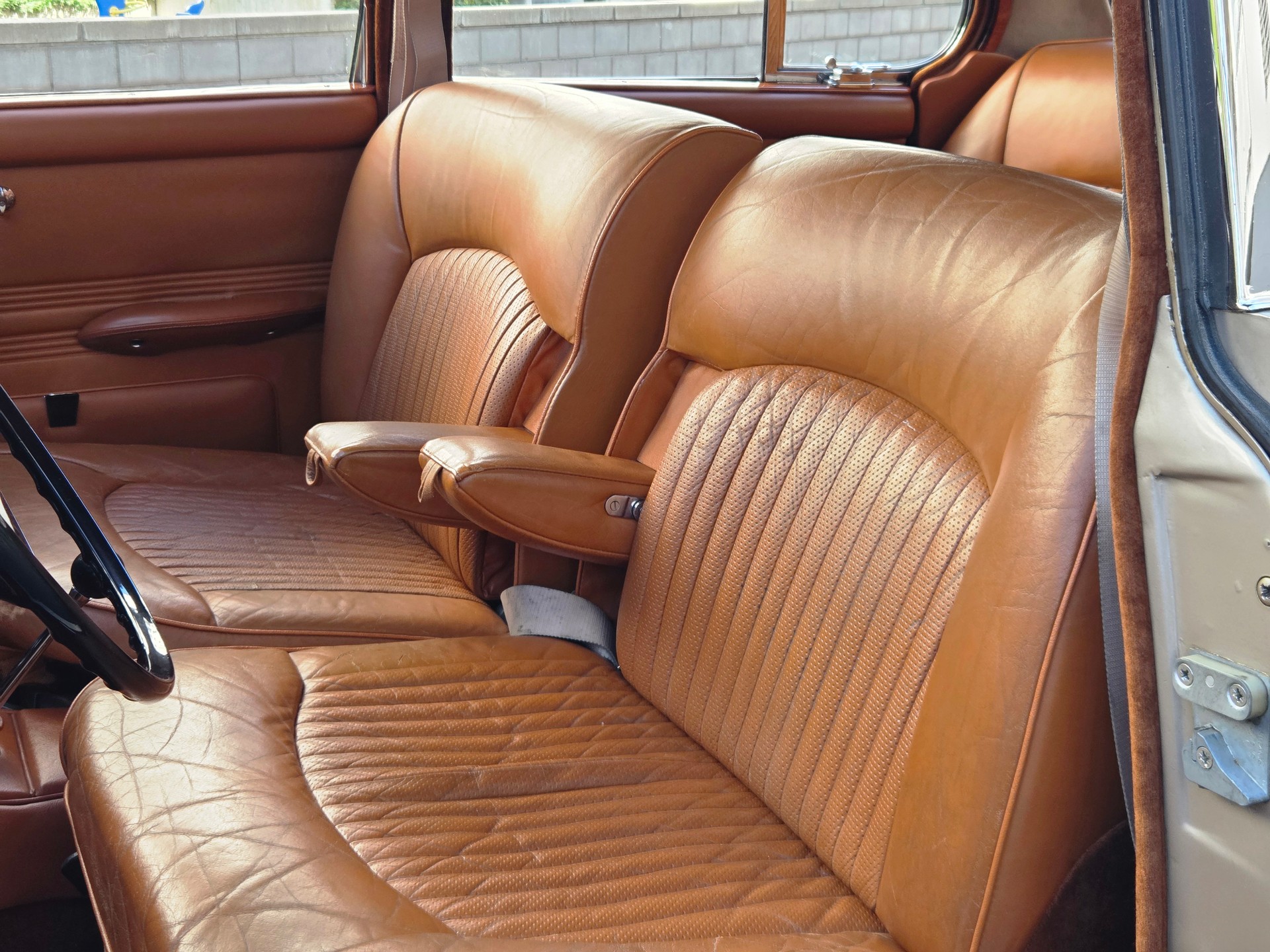 JAGUAR Daimler 420 Sovereign - voiture CH - boîte mécanique - Overdrive - rarissime - superbe état - expertisée vétéran 10.24.-image-9