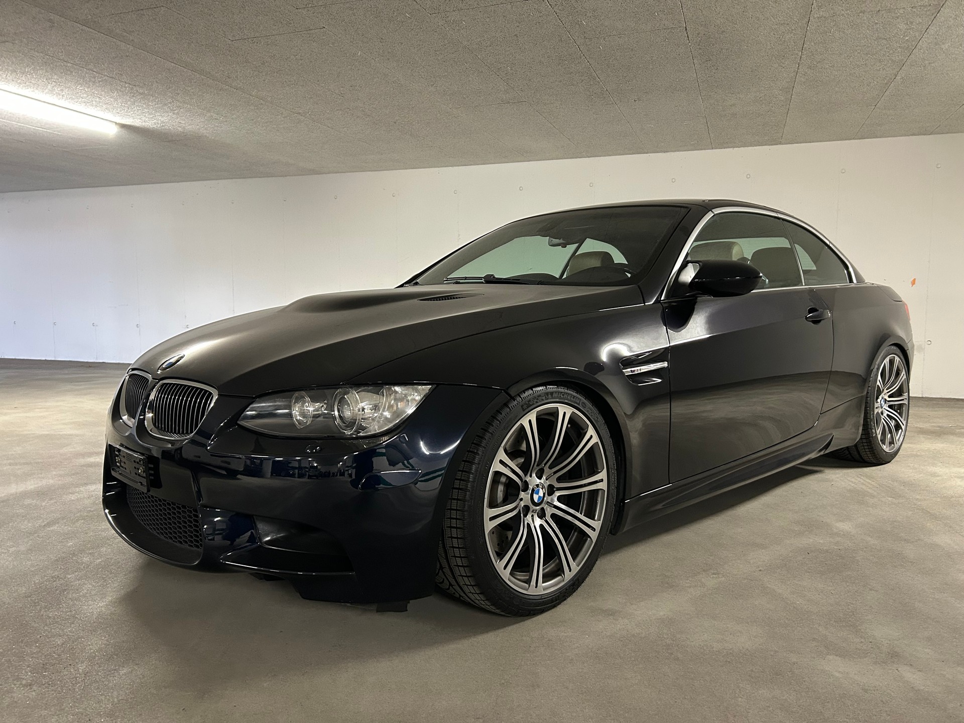 BMW M3 Cabriolet-showroom-element-3