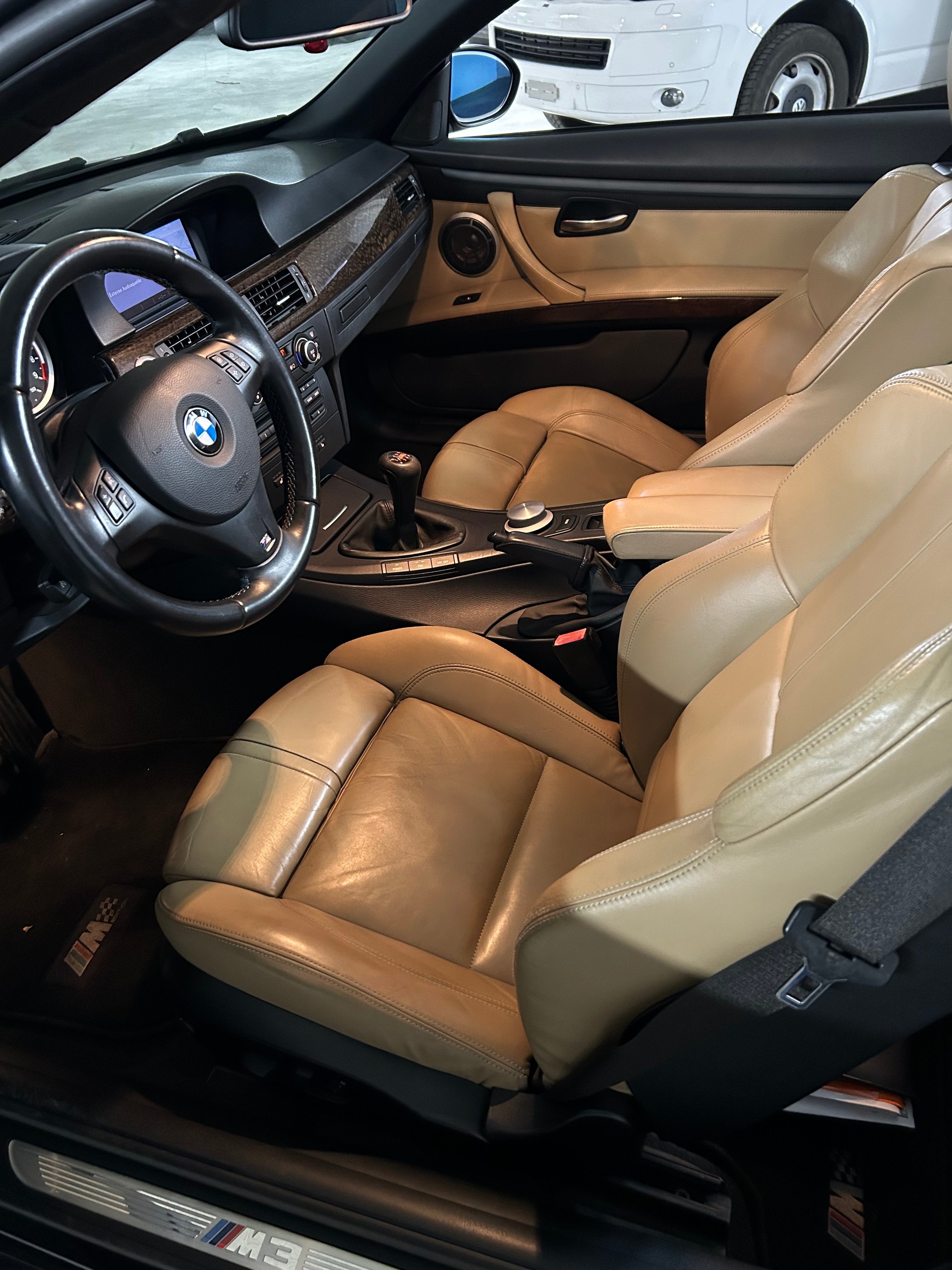 BMW M3 Cabriolet-image-12