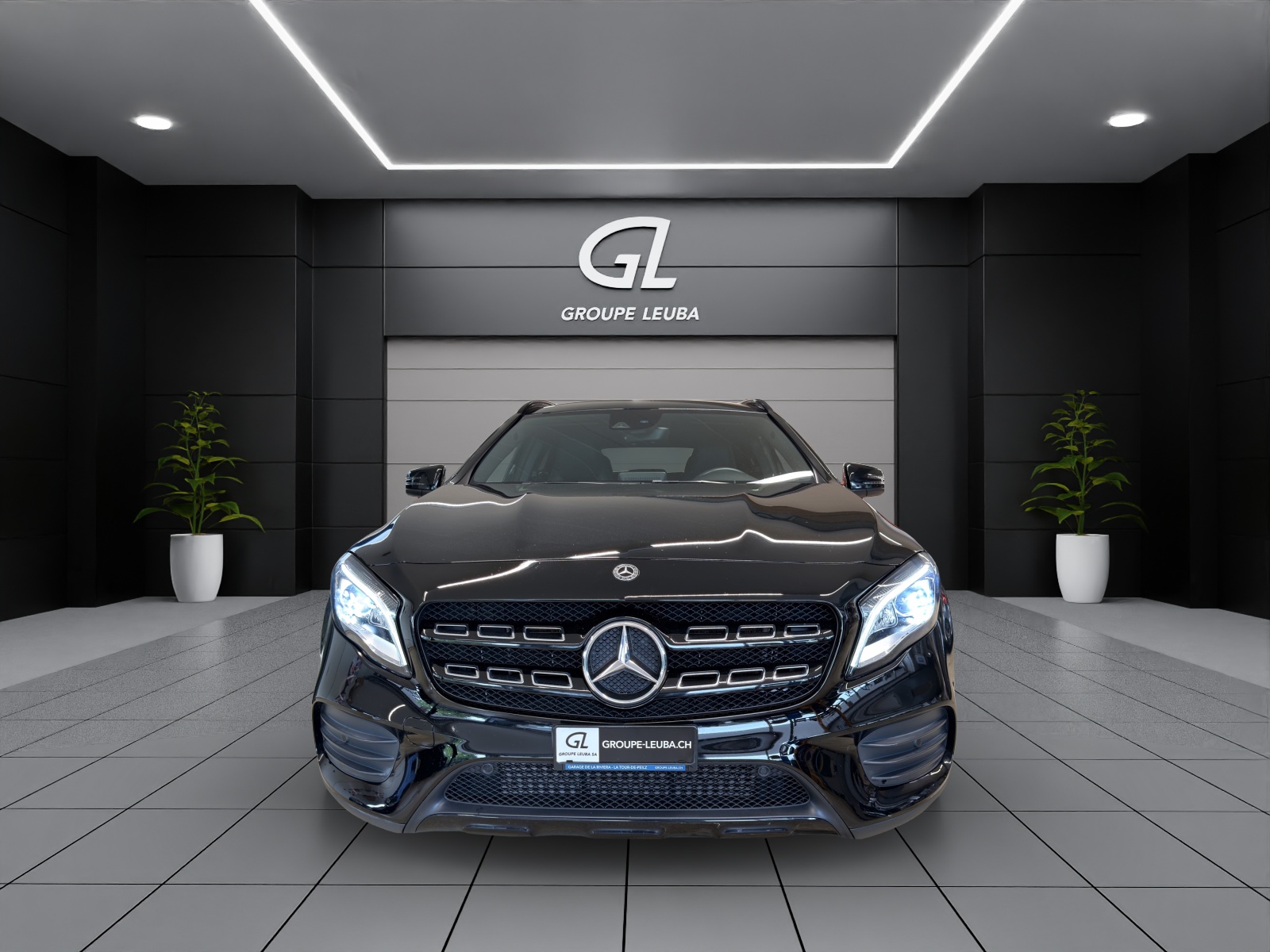MERCEDES-BENZ GLA 200 AMG Line 7G-DCT-showroom-element-1