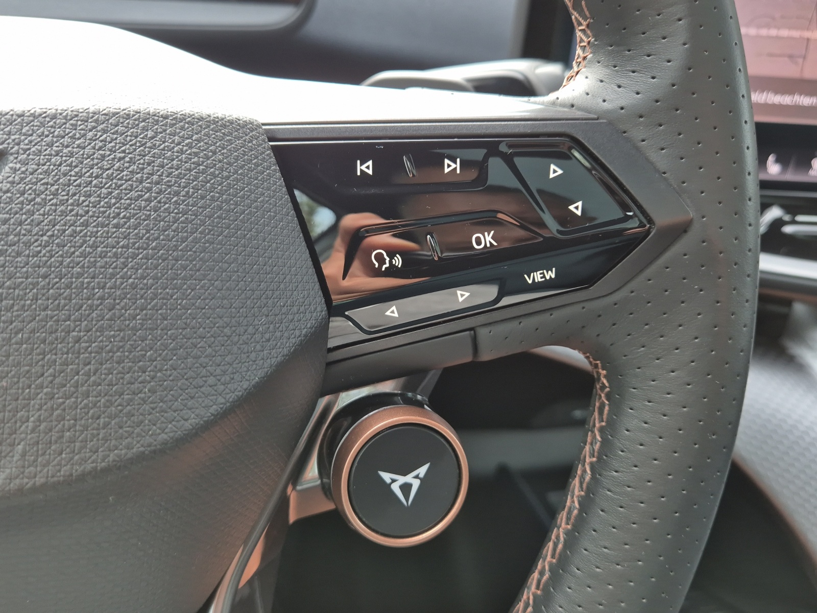 CUPRA Tavascan Type 9 77 kWh VZ Adrenaline*360°KameraHead up Display*Anhängerkupplung*Panoramadach*-image-21