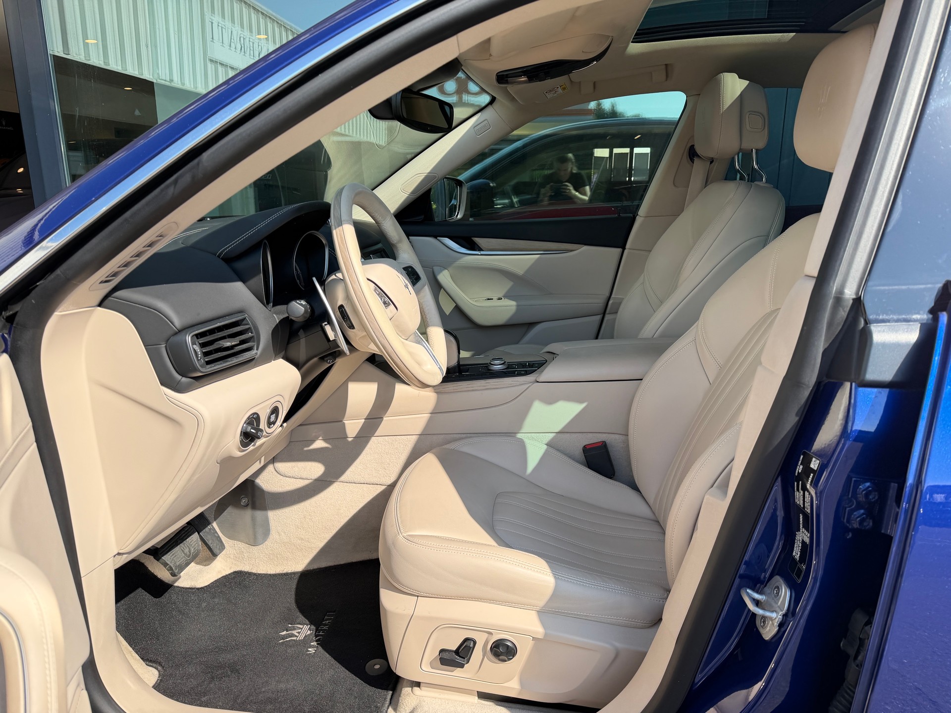 MASERATI Levante S 3.0V6 GranSport-image-4