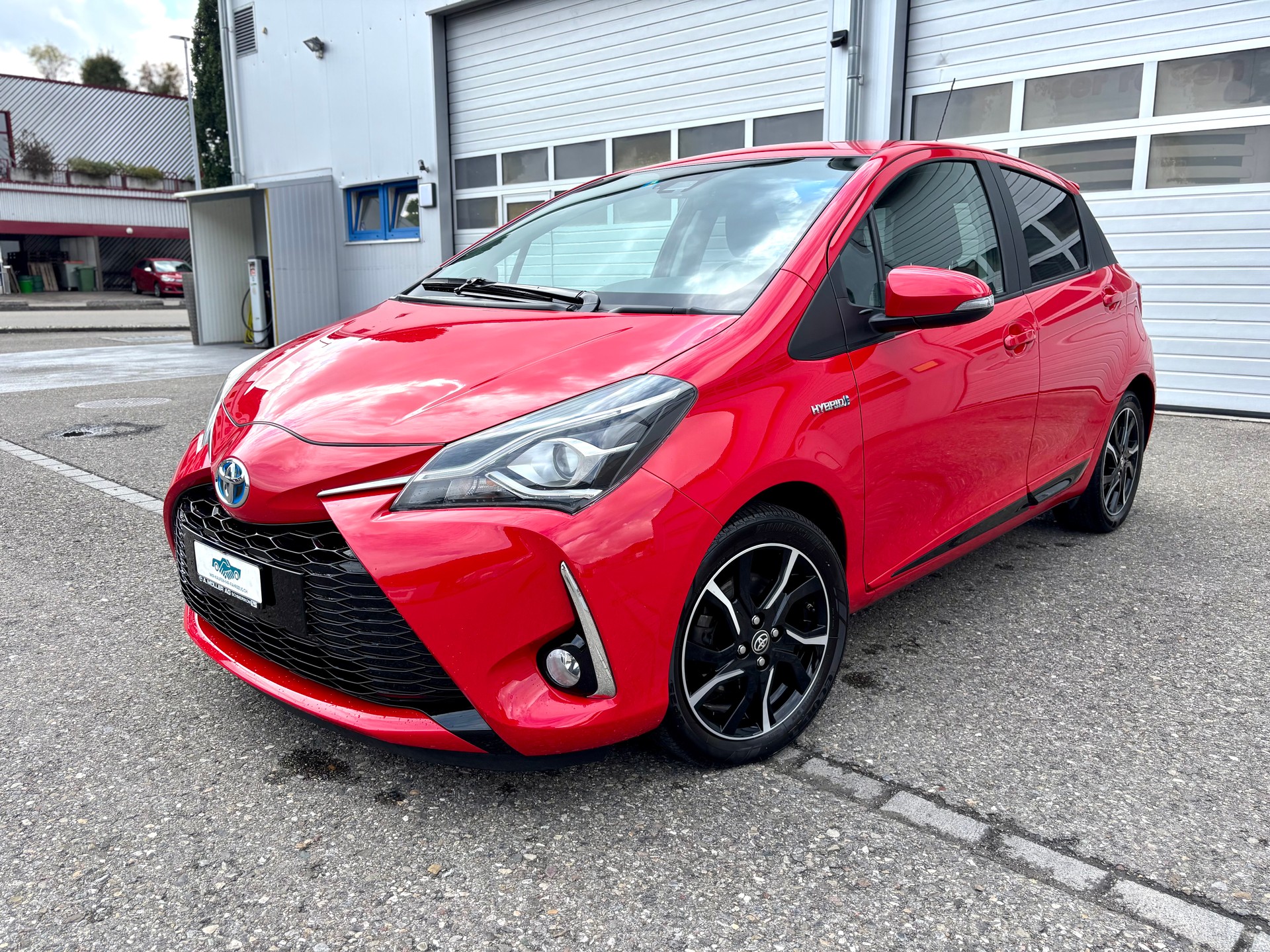 TOYOTA Yaris 1.5 VVT-i Hybrid Premium e-CVT