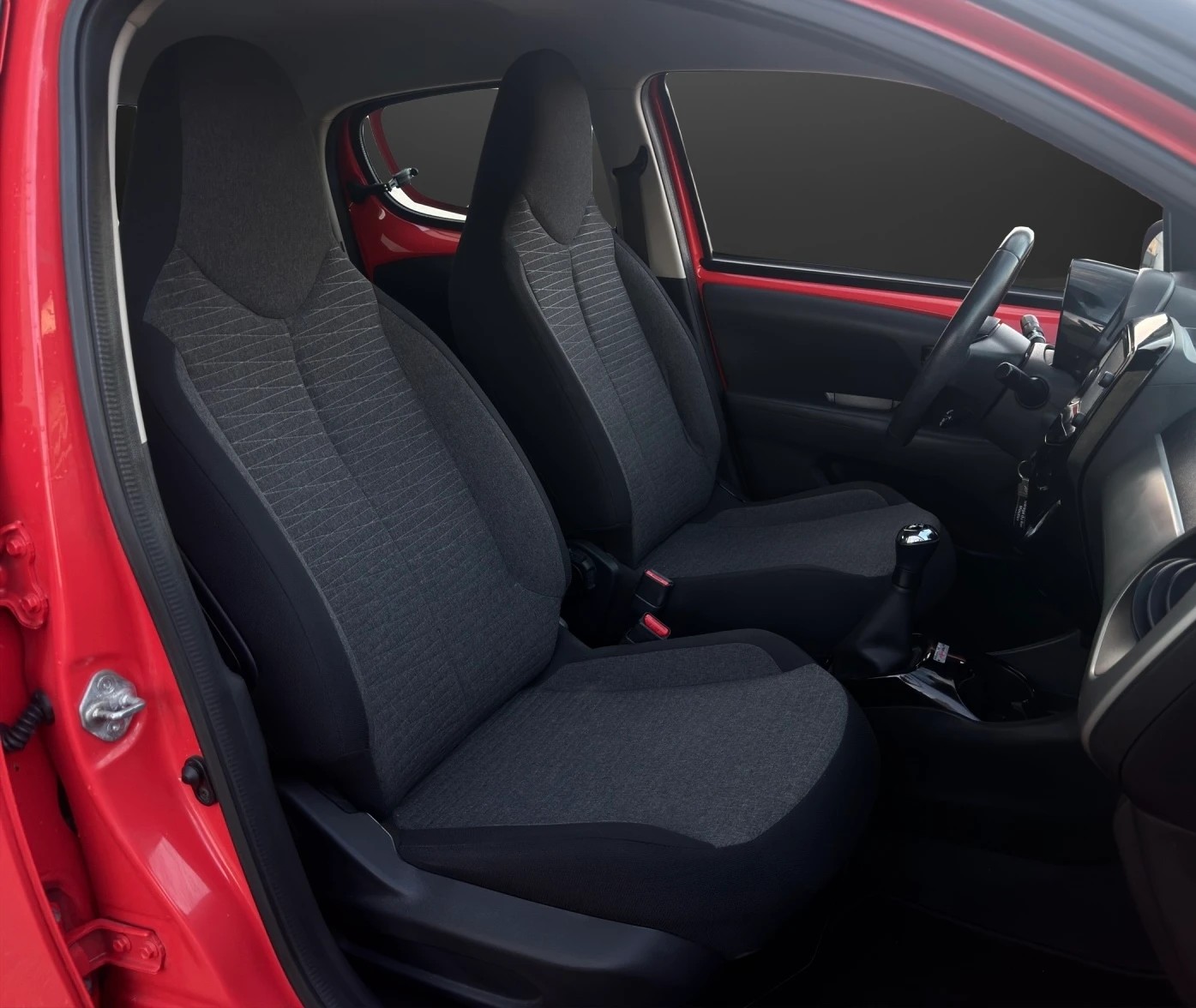 CITROEN C1 1.2 VTi Swiss&Me mit 82 PS-image-8