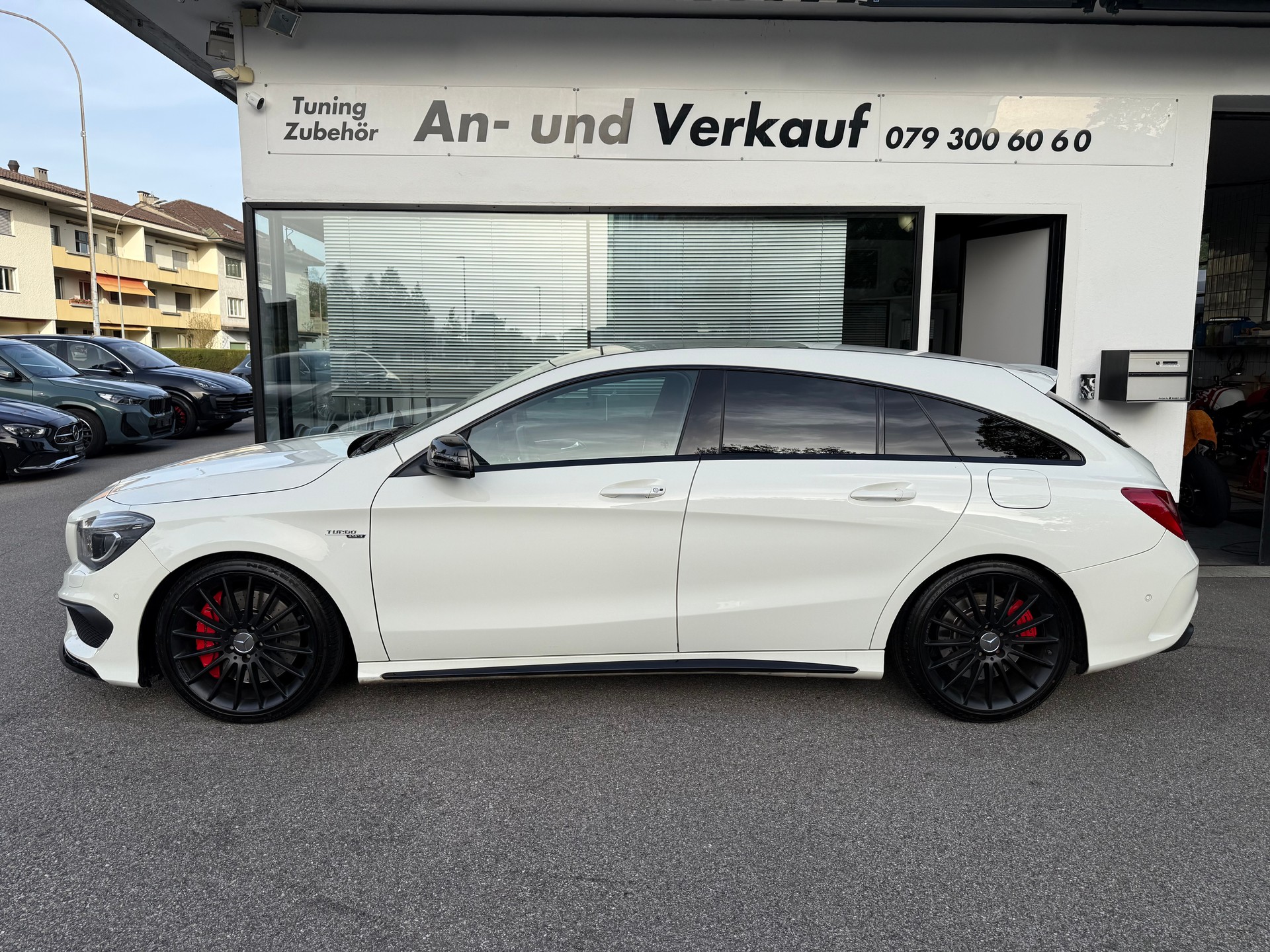 MERCEDES-BENZ CLA Shooting Brake 45 AMG 4Matic Speedshift-showroom-element-2