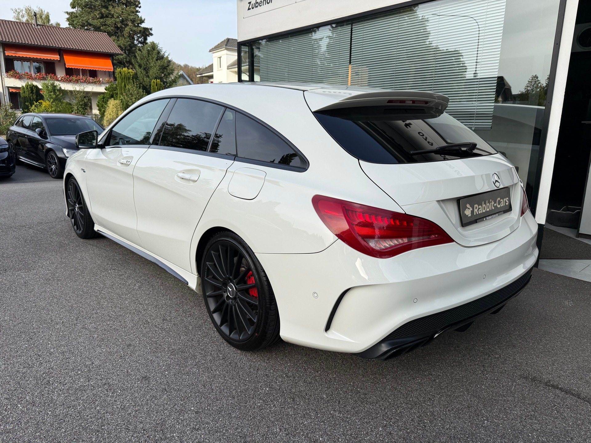 MERCEDES-BENZ CLA Shooting Brake 45 AMG 4Matic Speedshift-showroom-element-3