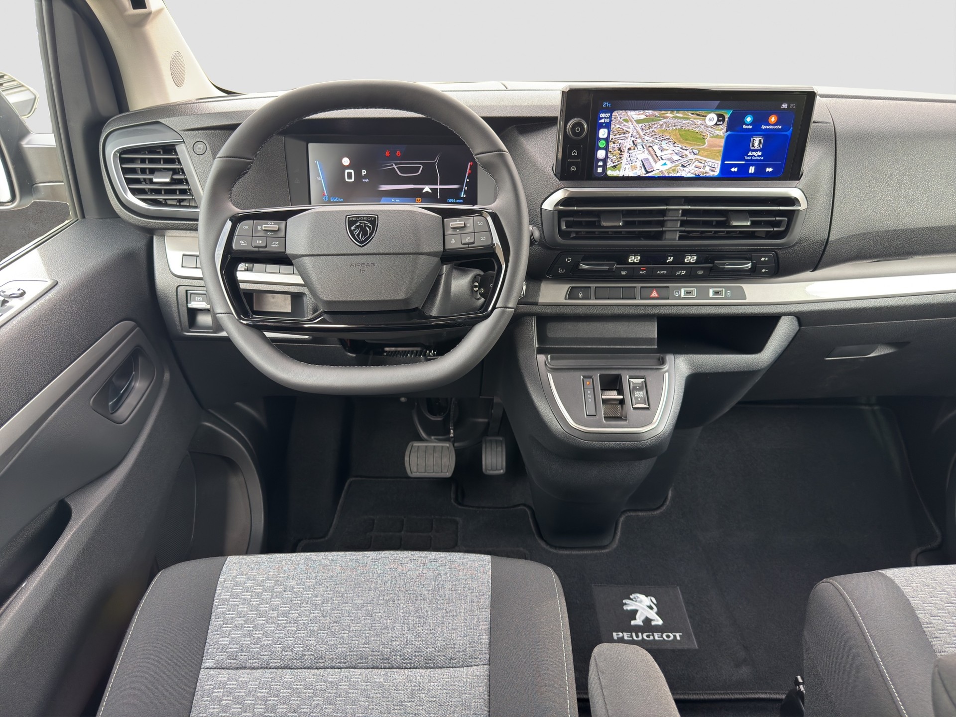 PEUGEOT Traveller 2.2 BlueHDi Family Edition Standard EAT8-showroom-element-3