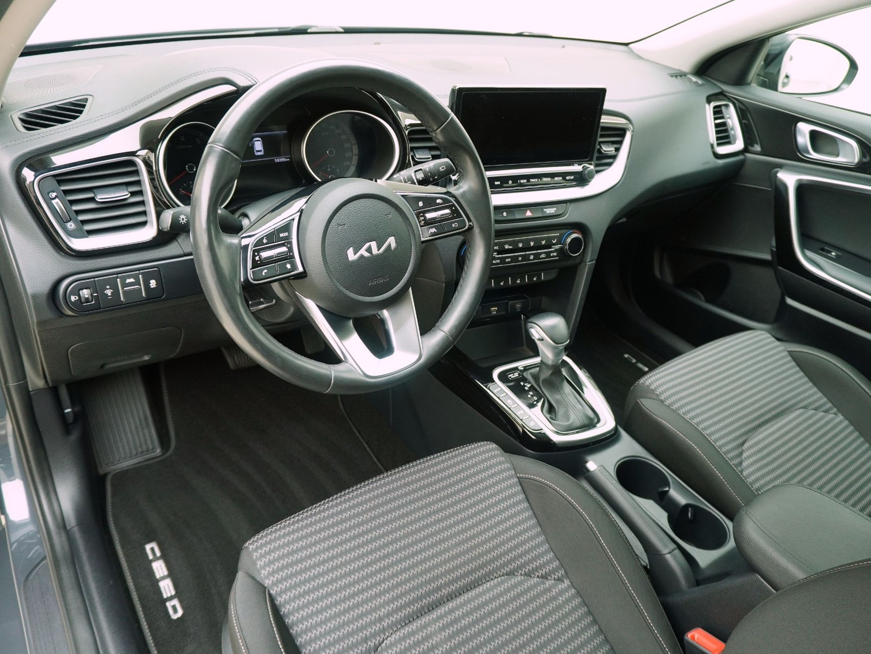 KIA Ceed SW 1.5 T-GDi Power-image-9