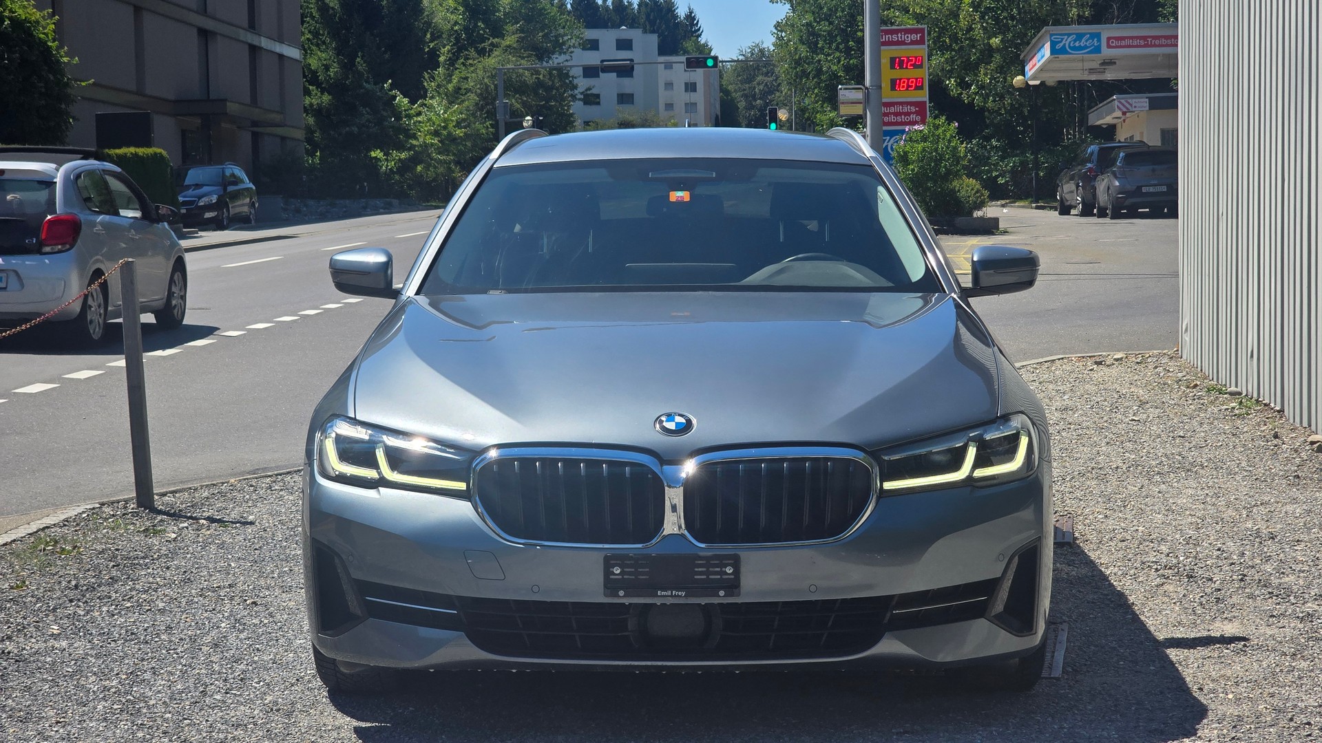 BMW 520d xDrive 48V Touring Steptronic-showroom-element-2