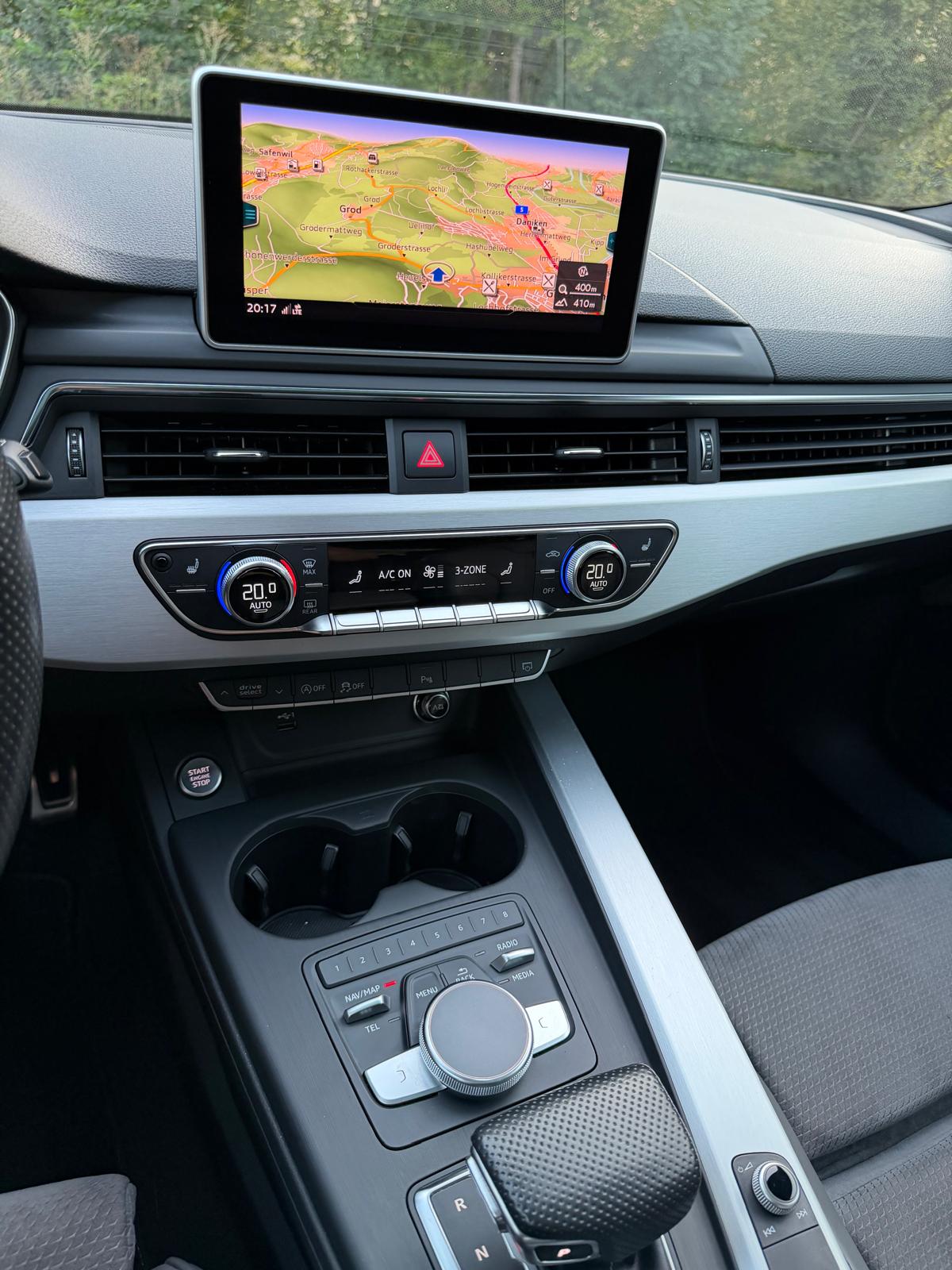 AUDI A4 Avant 3.0 TDI Sport S-tronic * S Line *-image-19