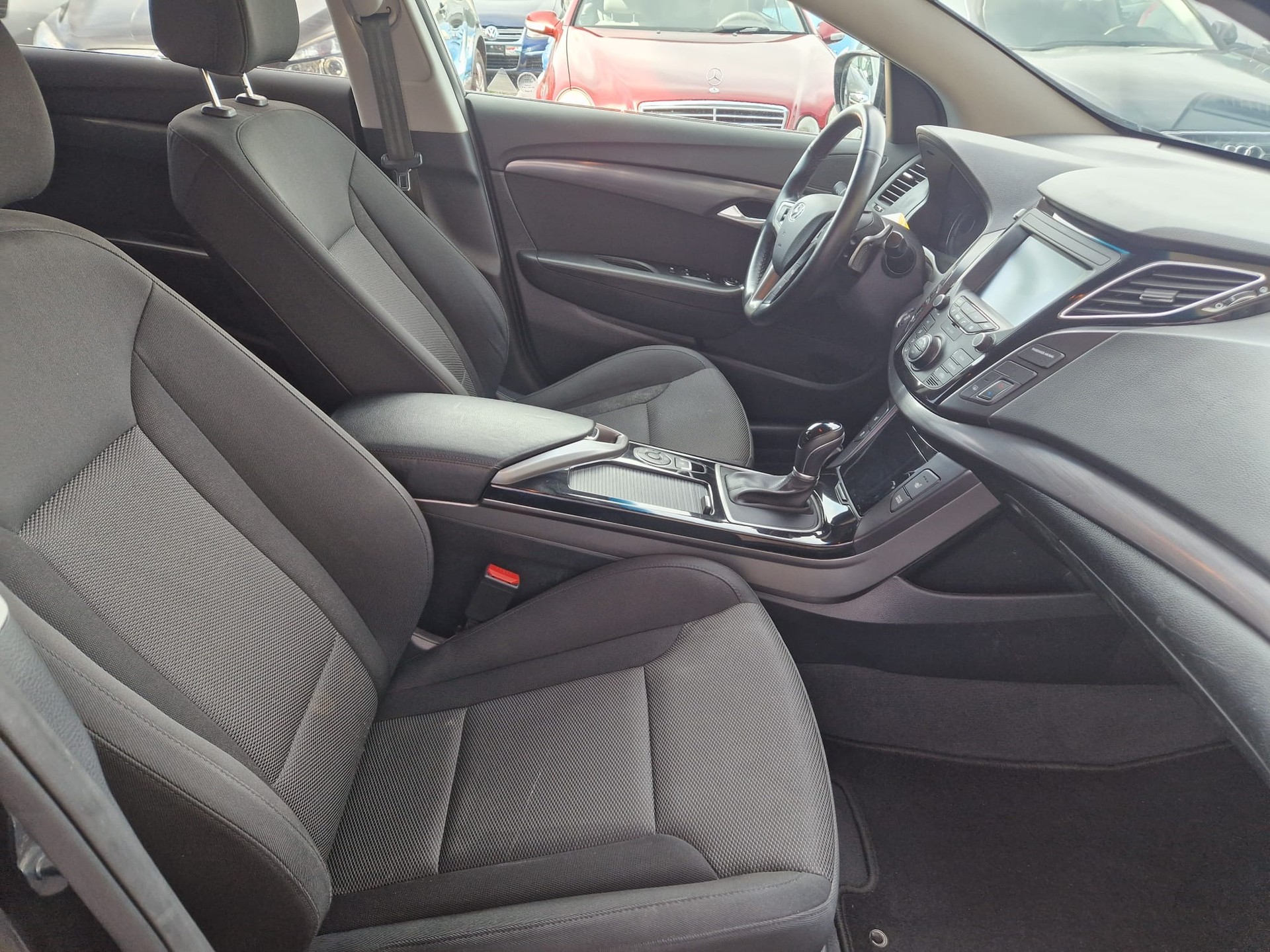 HYUNDAI i40 Wagon 1.7 CRDI Amplia Automatic-image-7