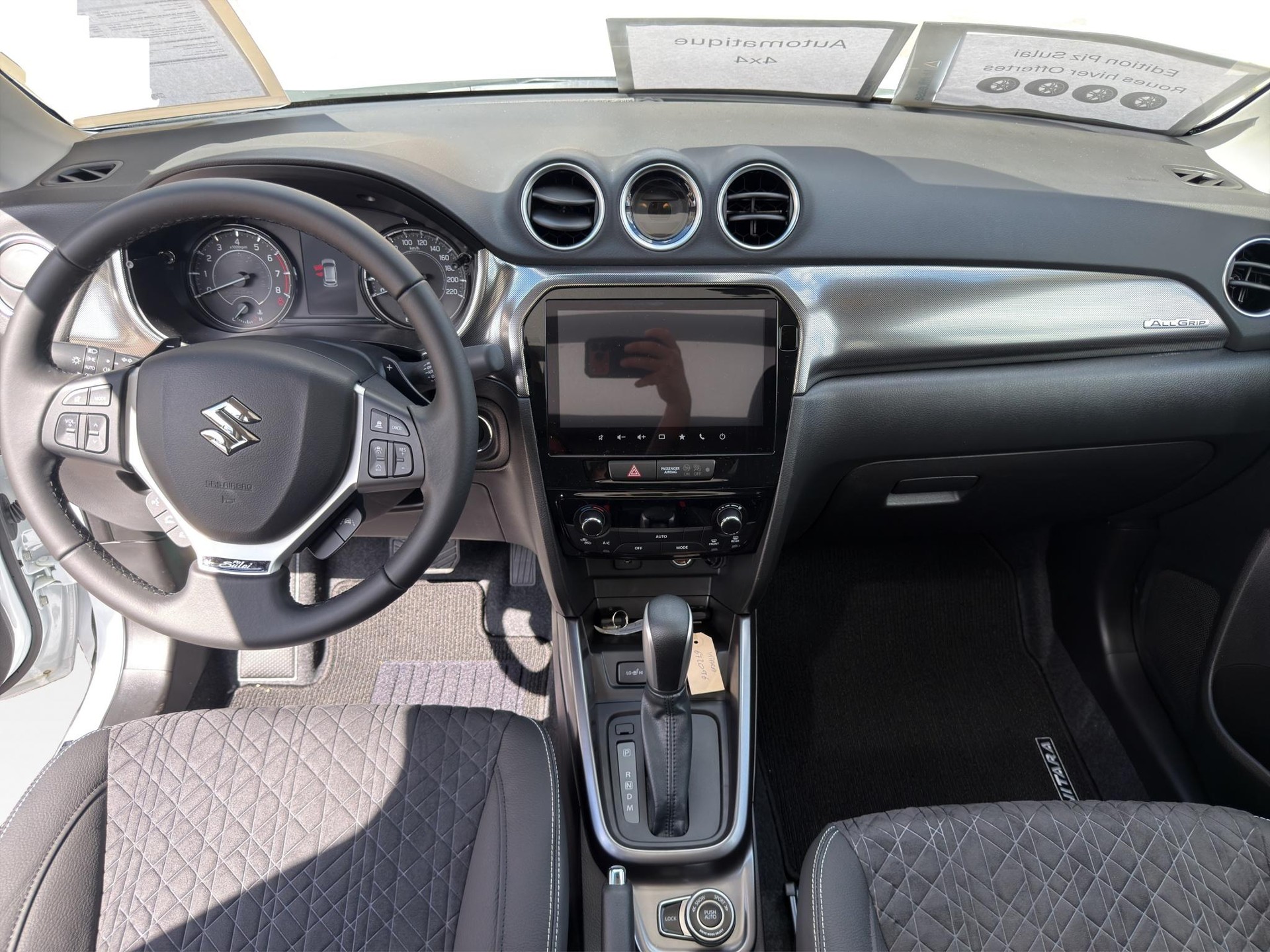 SUZUKI Vitara 1.4 T Piz Sulai Top Hybrid 4x4-image-9