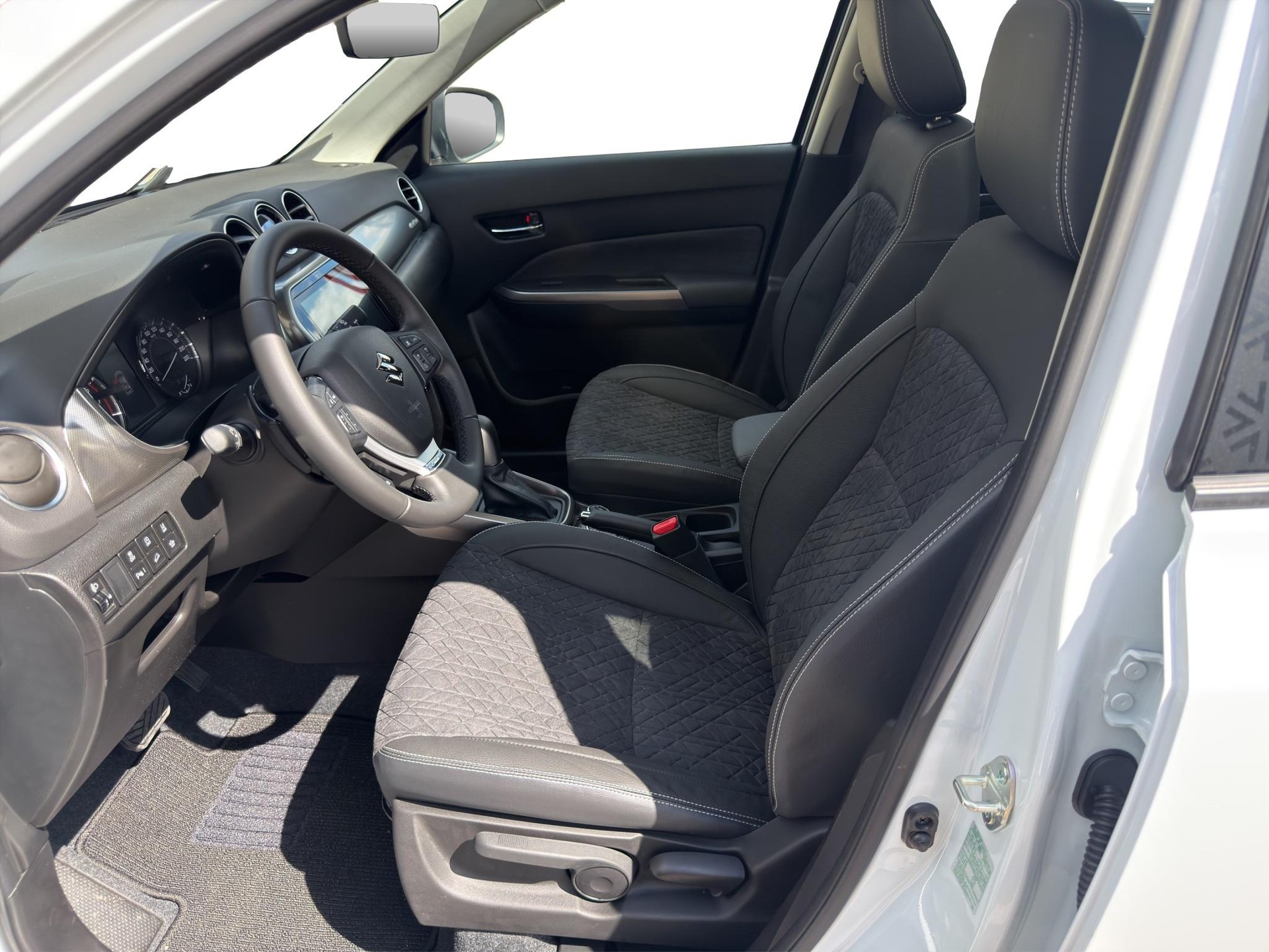 SUZUKI Vitara 1.4 T Piz Sulai Top Hybrid 4x4-image-8