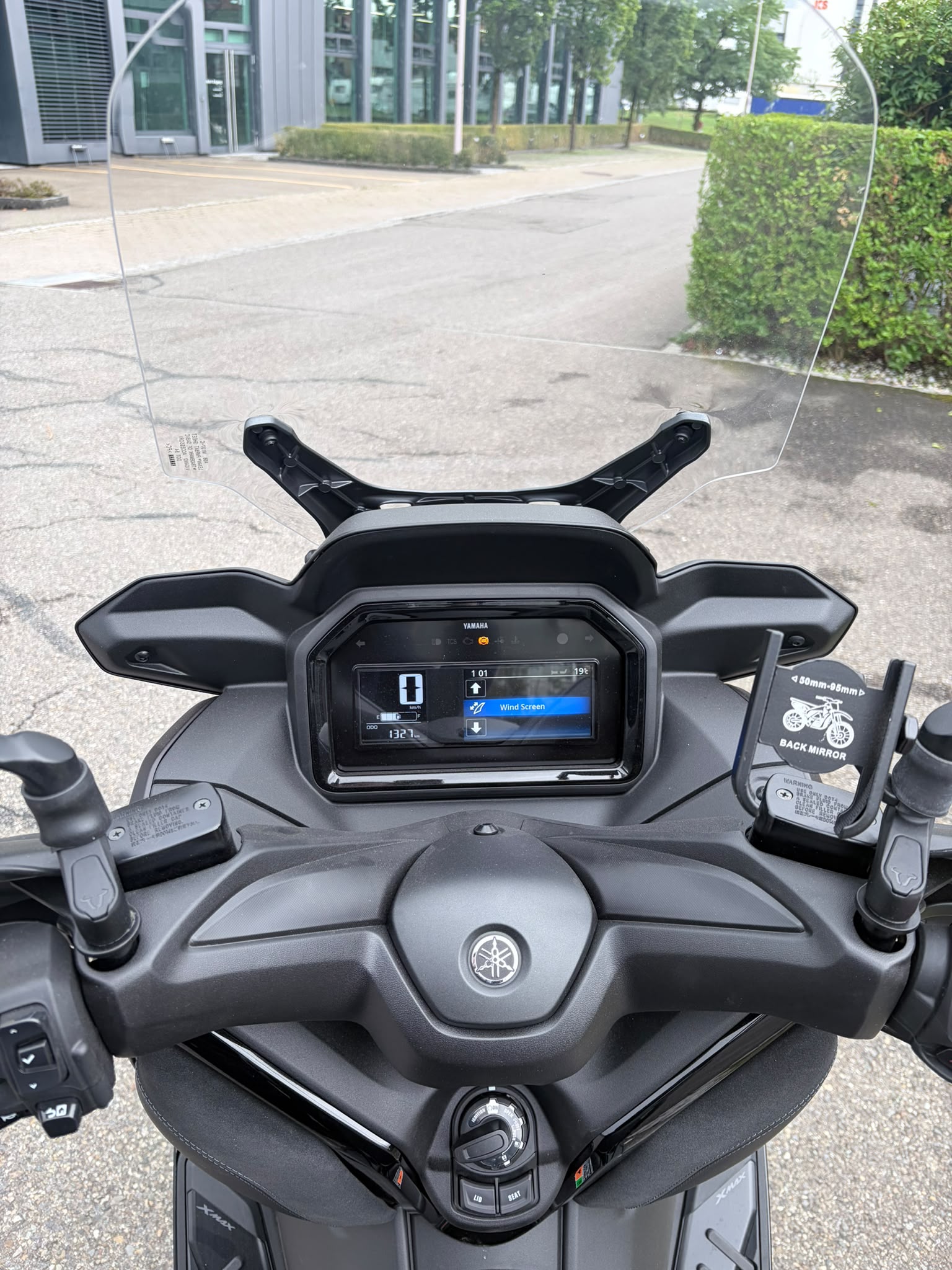 YAMAHA X-Max 300 Tech Max-showroom-element-3