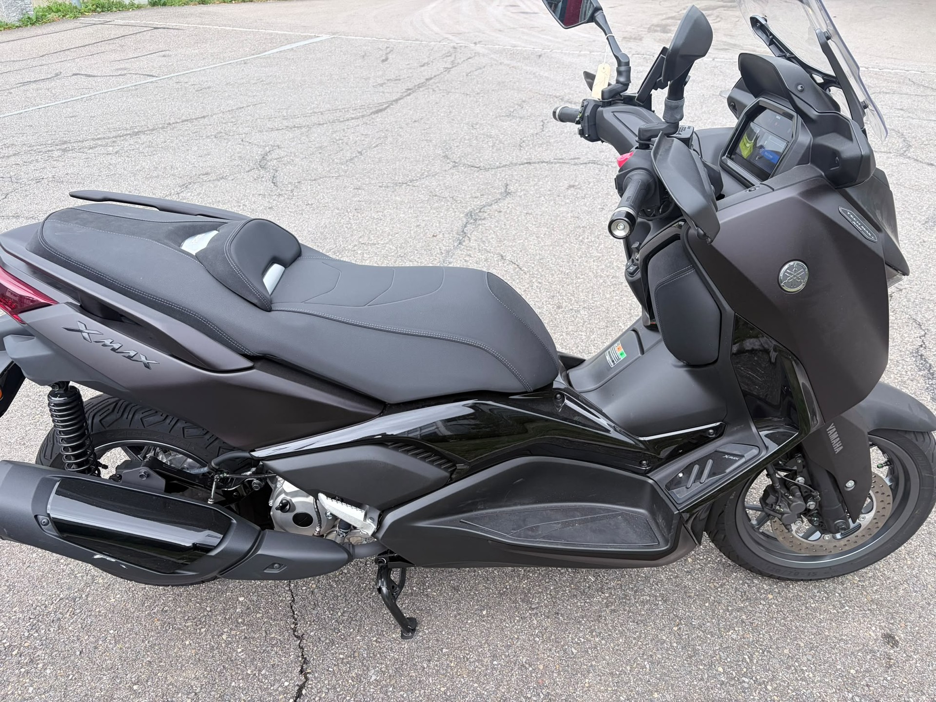 YAMAHA X-Max 300 Tech Max-showroom-element-1