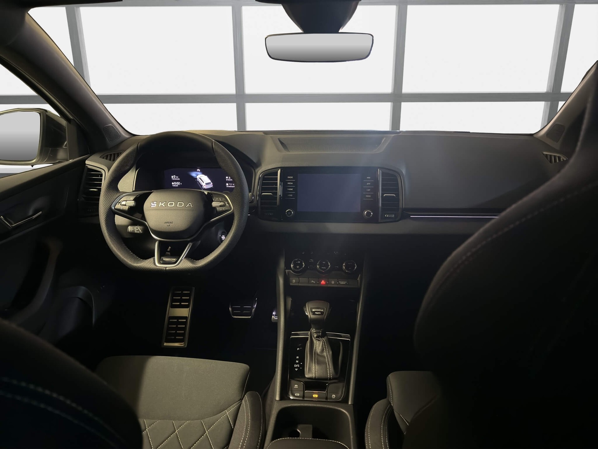 SKODA Karoq 2.0 TSI SportLine 4x4 DSG-image-6