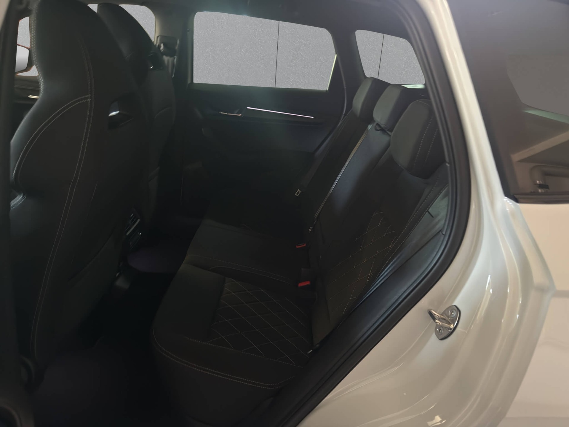 SKODA Karoq 2.0 TSI SportLine 4x4 DSG-image-8