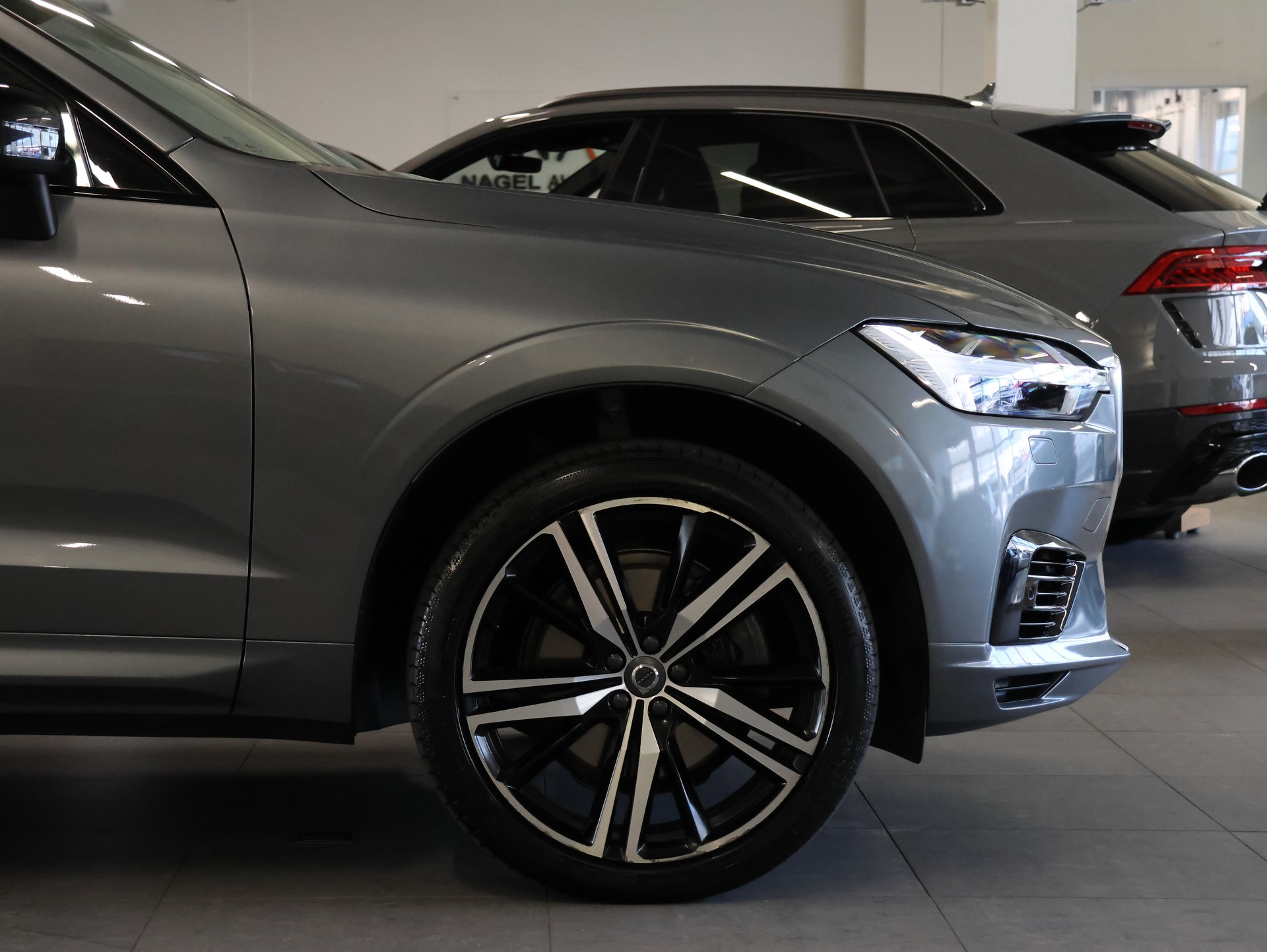 VOLVO XC60 T8 eAWD R-Design Geartronic *WERKSGARANTIE*-image-10