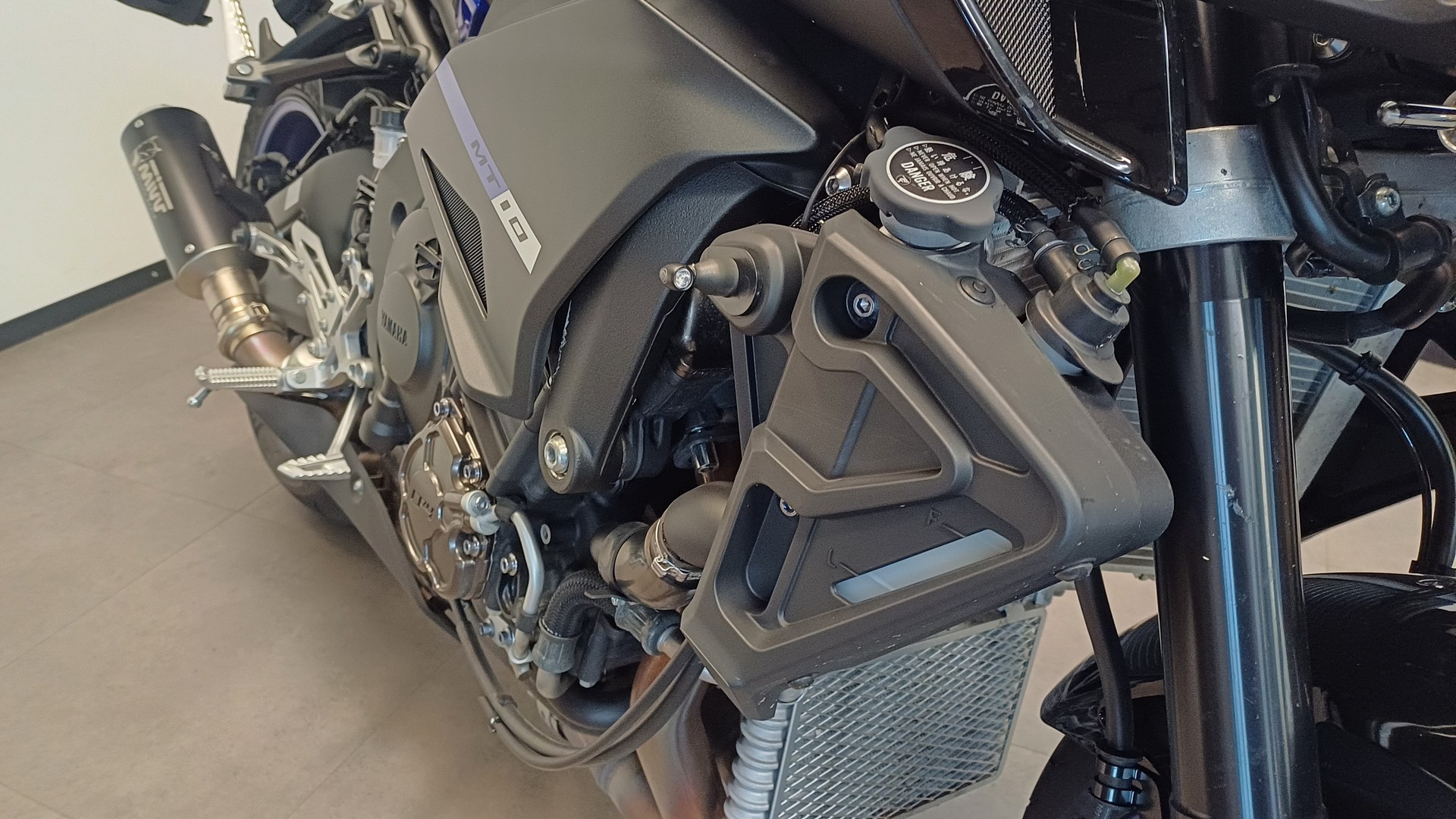 YAMAHA MT-10 ABS-image-13