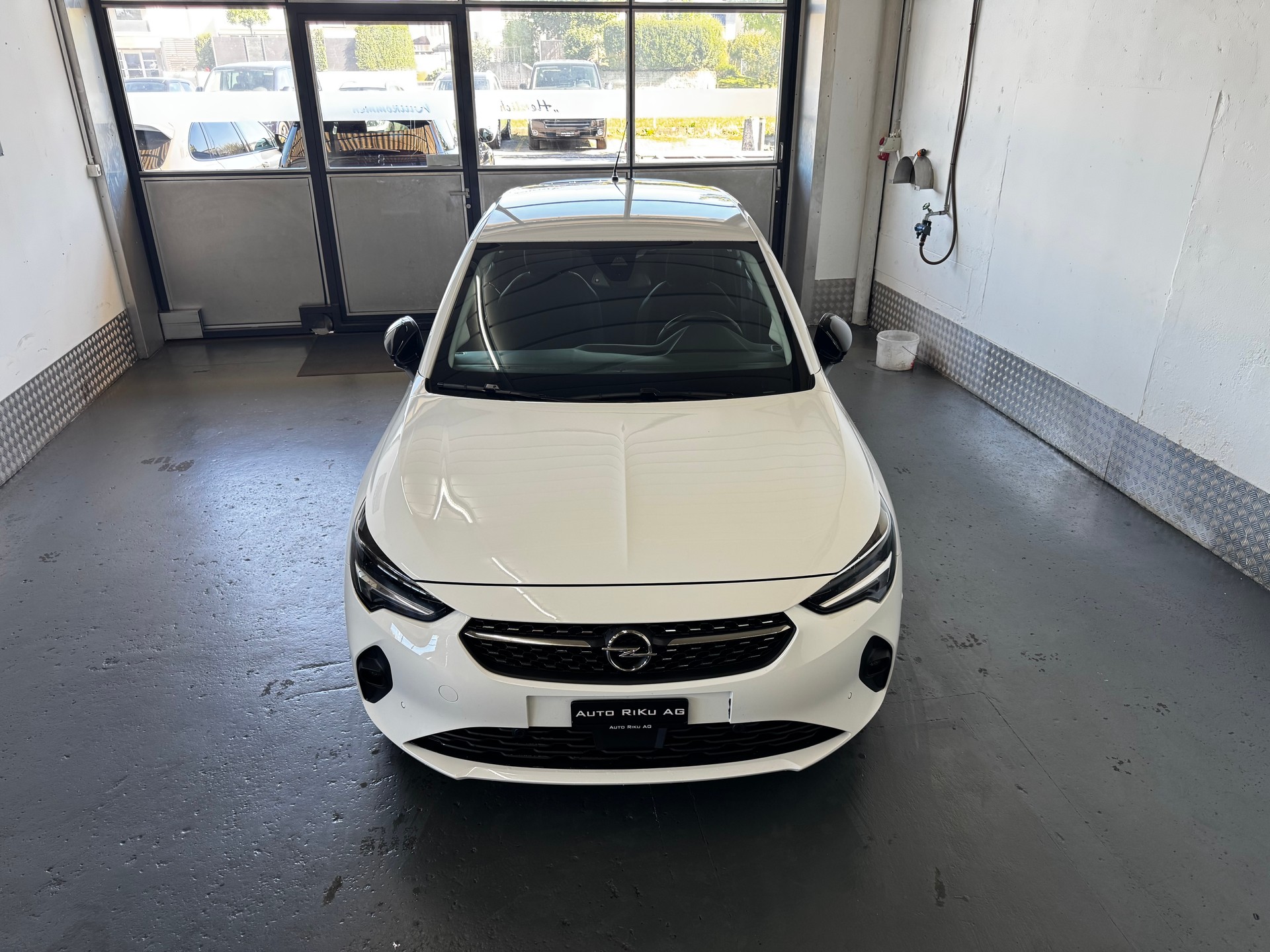 OPEL Corsa 1.2 TP Elegance-showroom-element-3