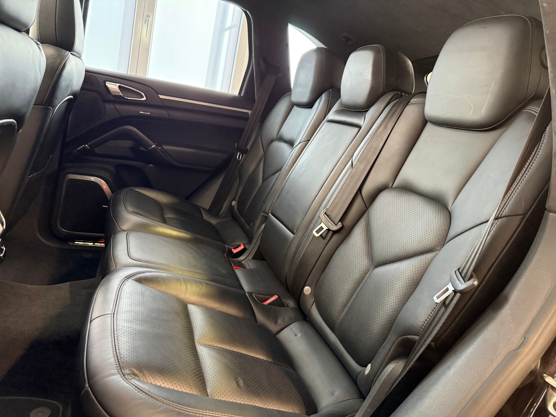 PORSCHE Cayenne Turbo-image-20