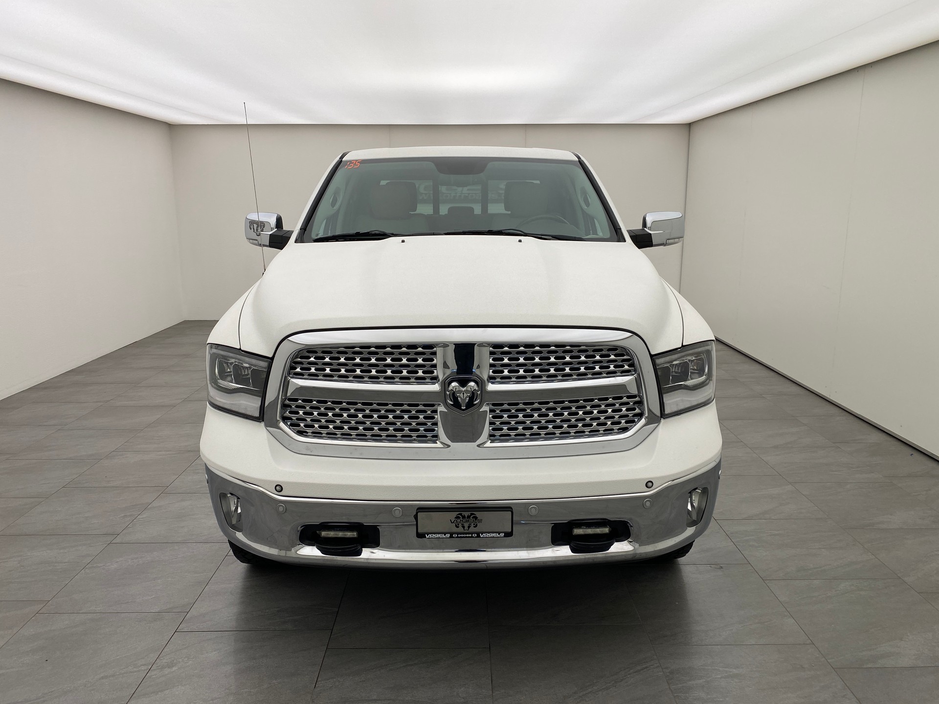 DODGE RAM 1500 5.7 Crew Cab Laramie-showroom-element-1