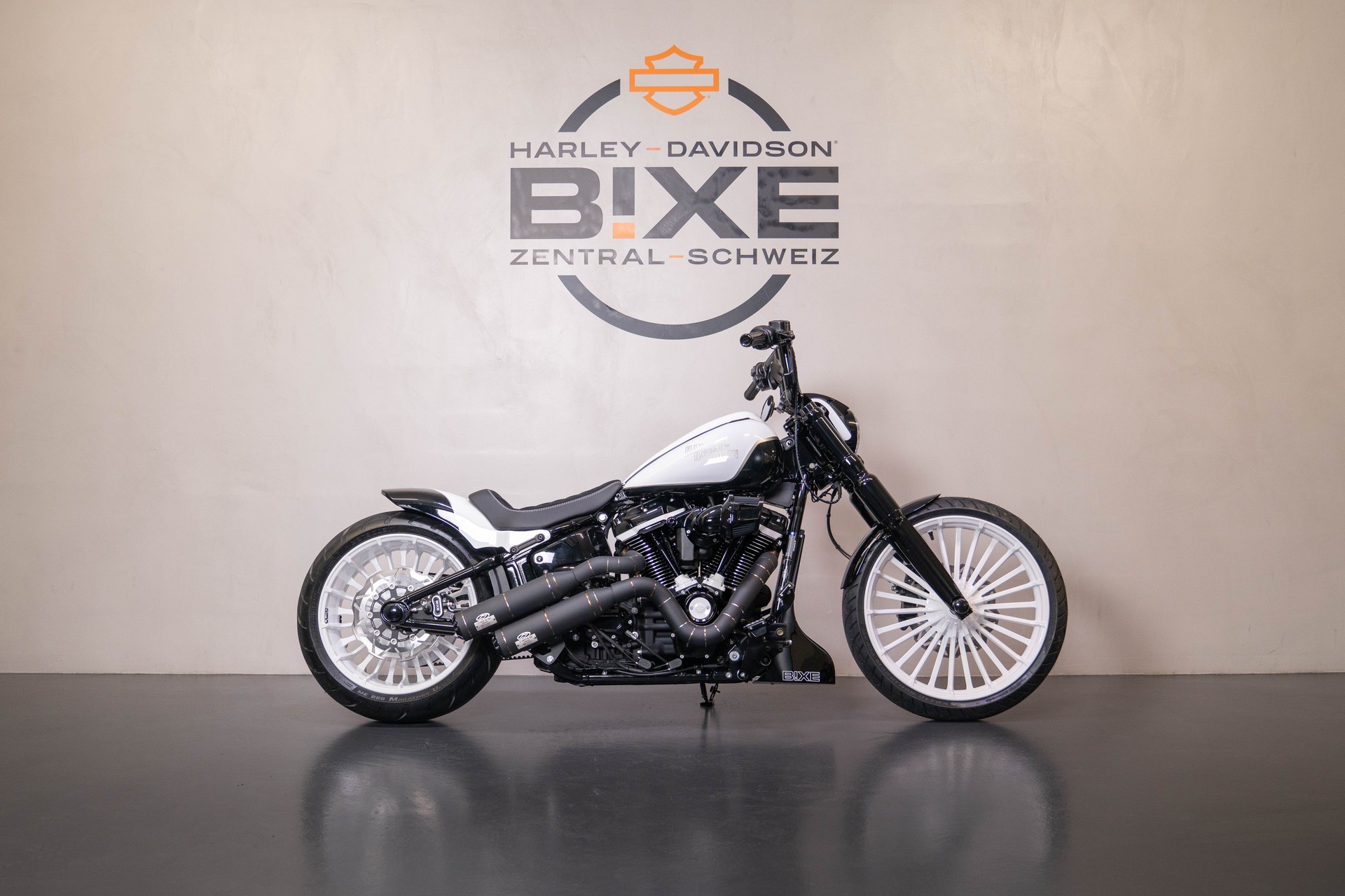 HARLEY-DAVIDSON FXBR Breakout 117-image-0