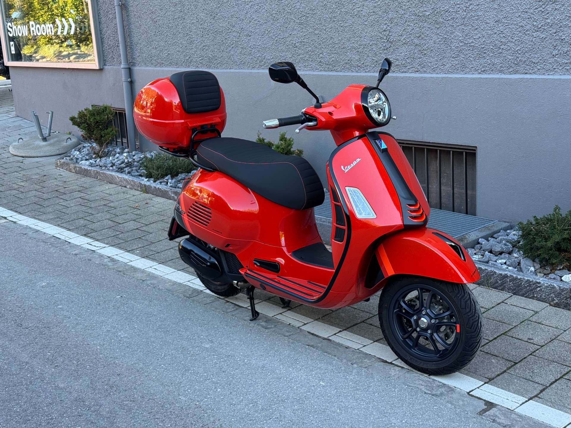 PIAGGIO Vespa GTS 125 Super Sport ABS-image-12