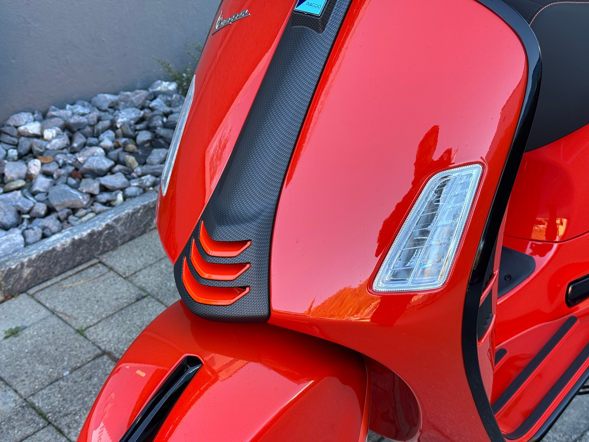 PIAGGIO Vespa GTS 125 Super Sport ABS-image-2