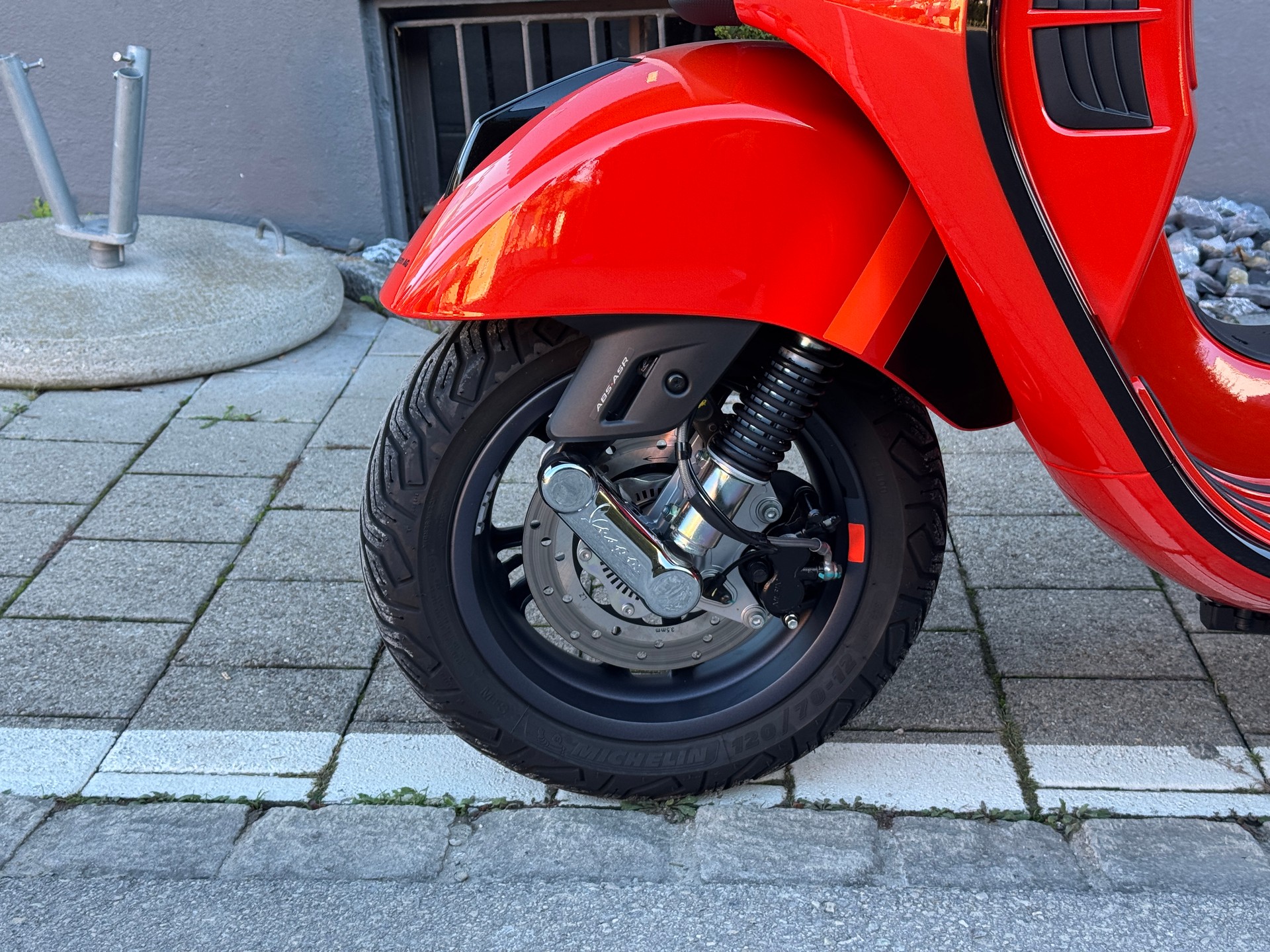 PIAGGIO Vespa GTS 125 Super Sport ABS-image-3