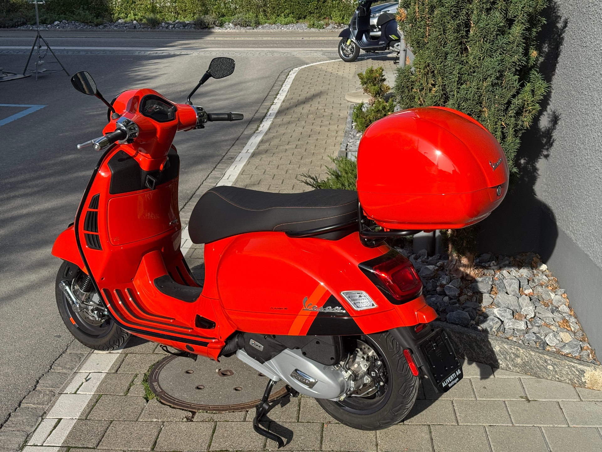 PIAGGIO Vespa GTS 125 Super Sport ABS-image-1