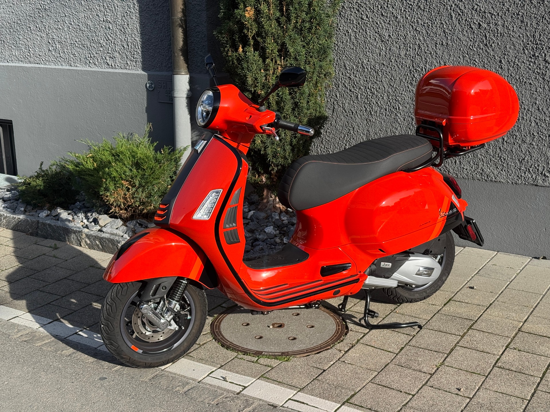 PIAGGIO Vespa GTS 125 Super Sport ABS-image-0