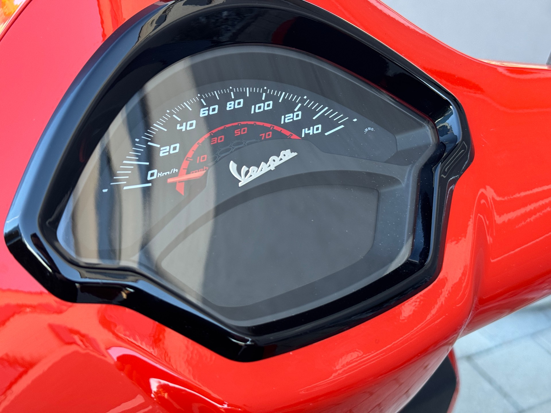 PIAGGIO Vespa GTS 125 Super Sport ABS-image-5