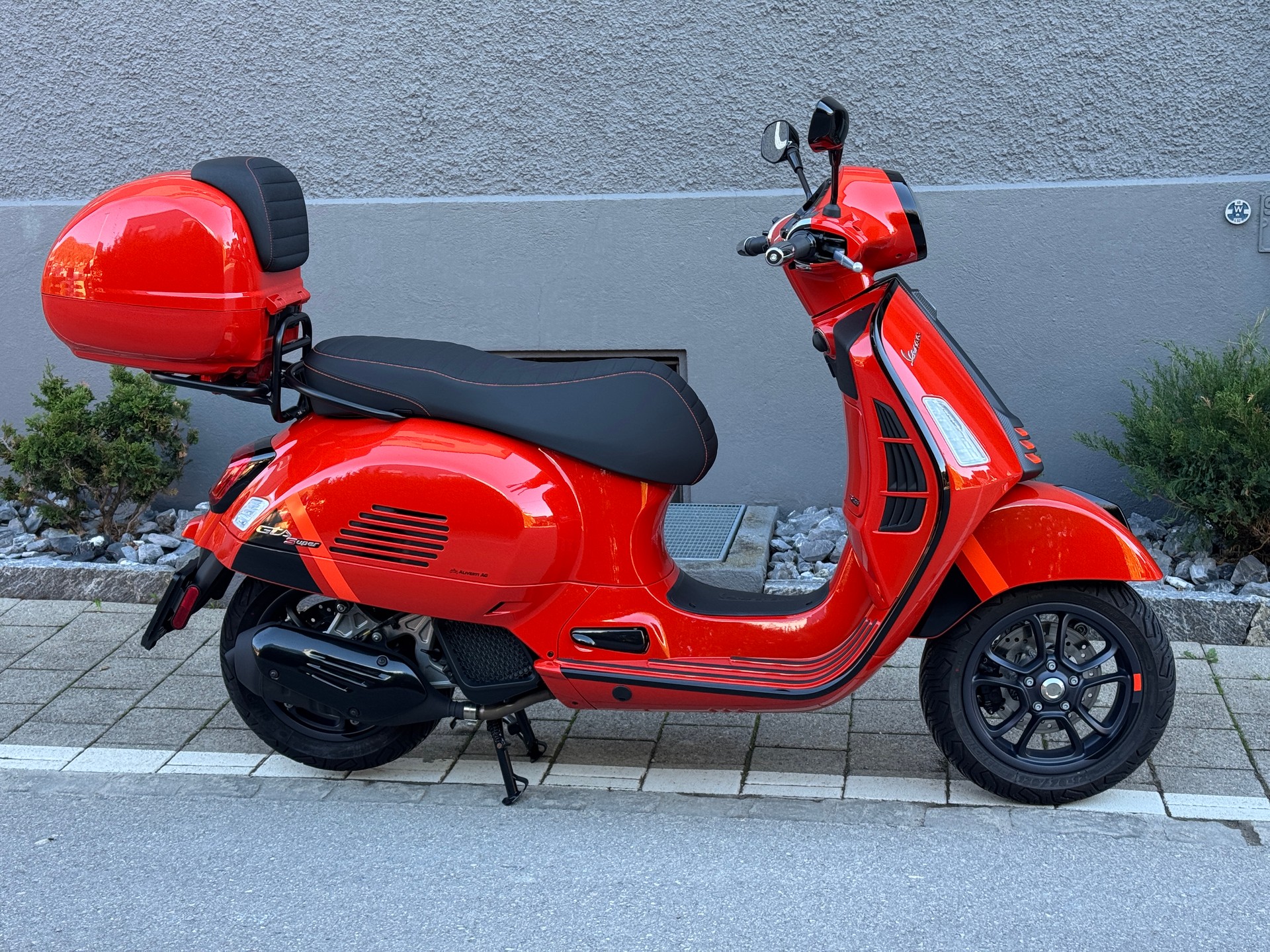 PIAGGIO Vespa GTS 125 Super Sport ABS-image-11