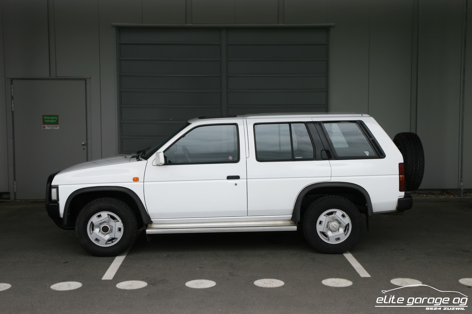 NISSAN Terrano 3.0 V6-image-1