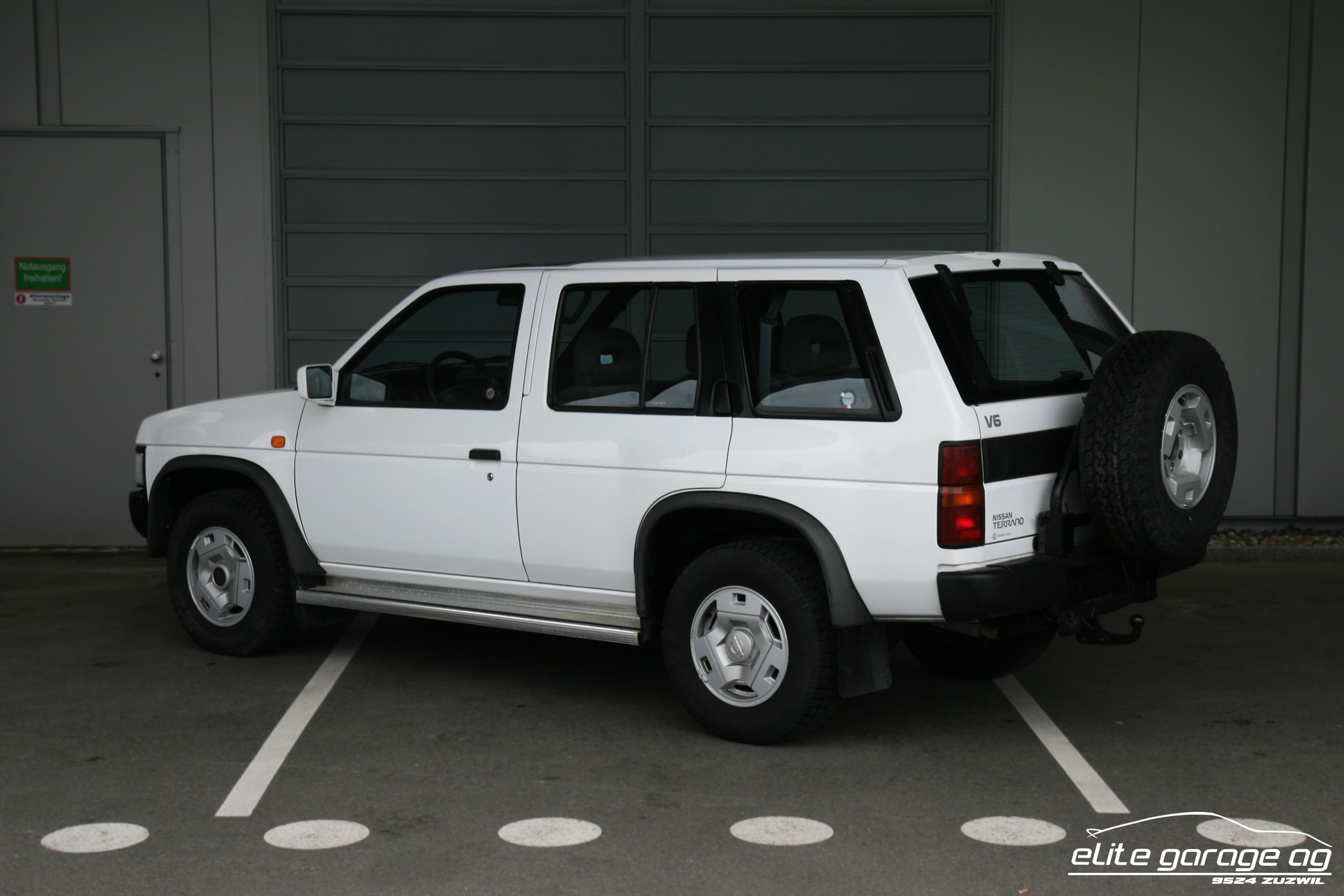 NISSAN Terrano 3.0 V6-image-2